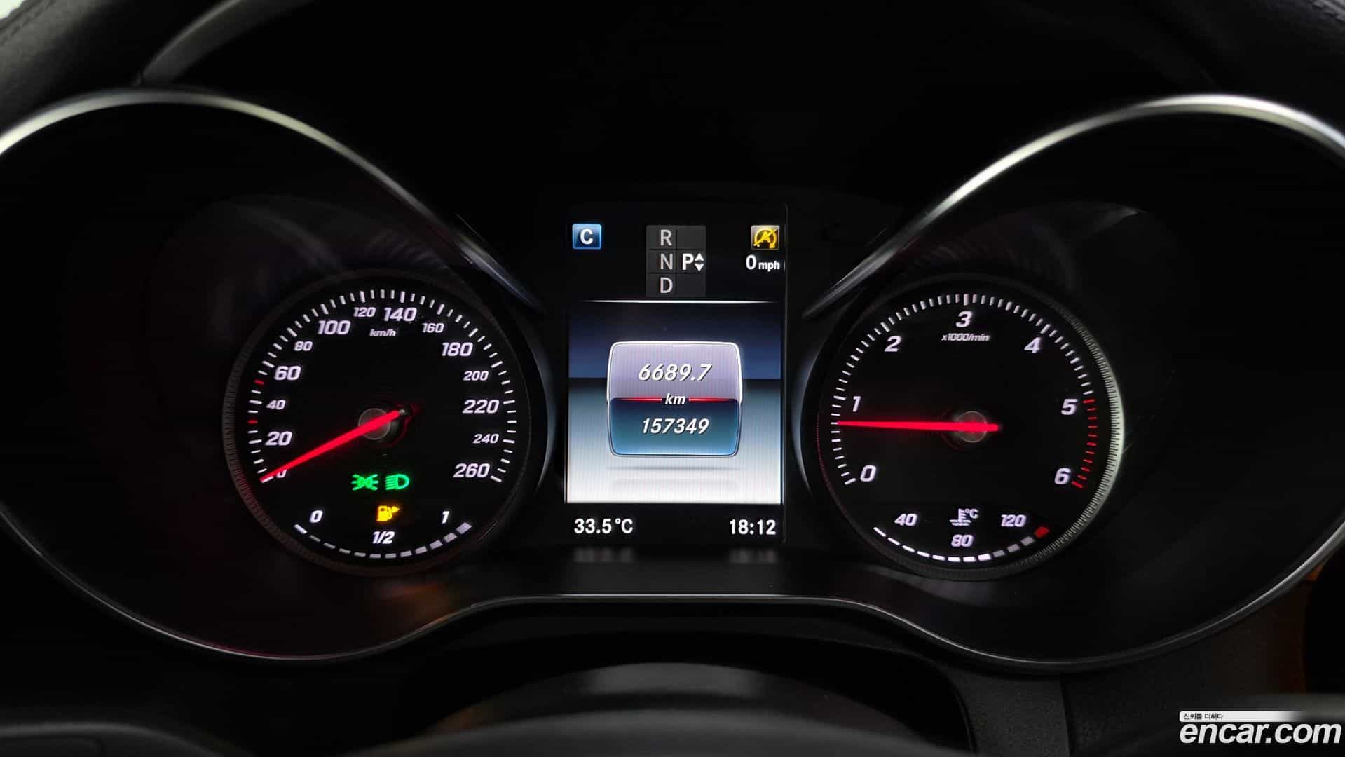 GLC-Class Mercedes-Benz 2017.6-INNER-008