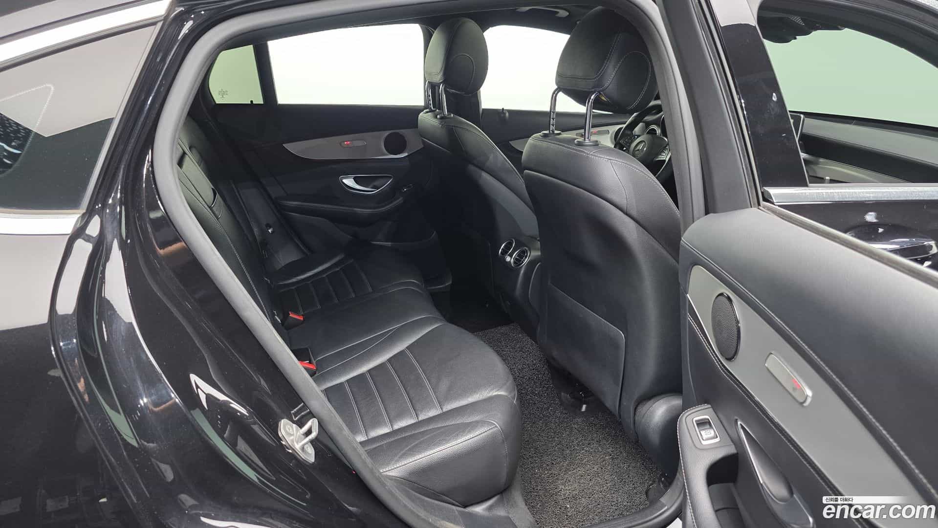 GLC-Class Mercedes-Benz 2017.6-OPTION-016