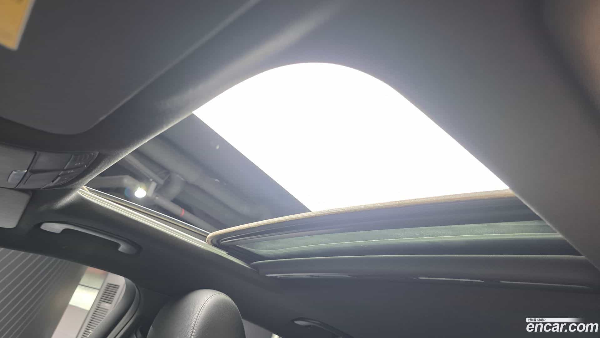 GLC-Class Mercedes-Benz 2017.6-OPTION-020