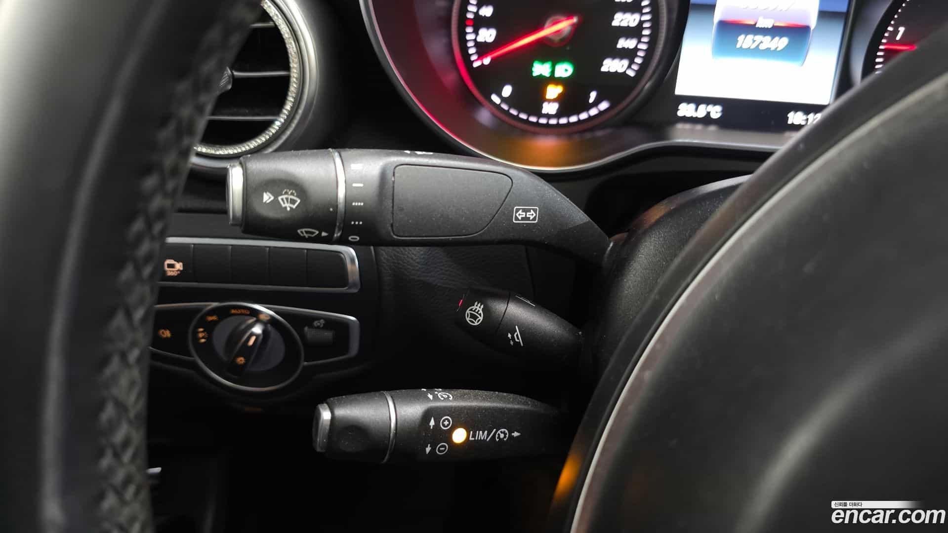 GLC-Class Mercedes-Benz 2017.6-OPTION-021