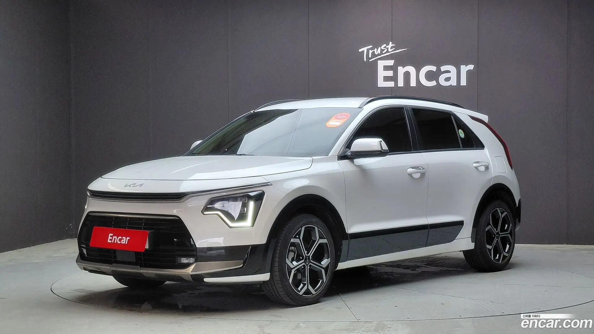 Main__Slider__Photo:Niro Kia 2022.5-0