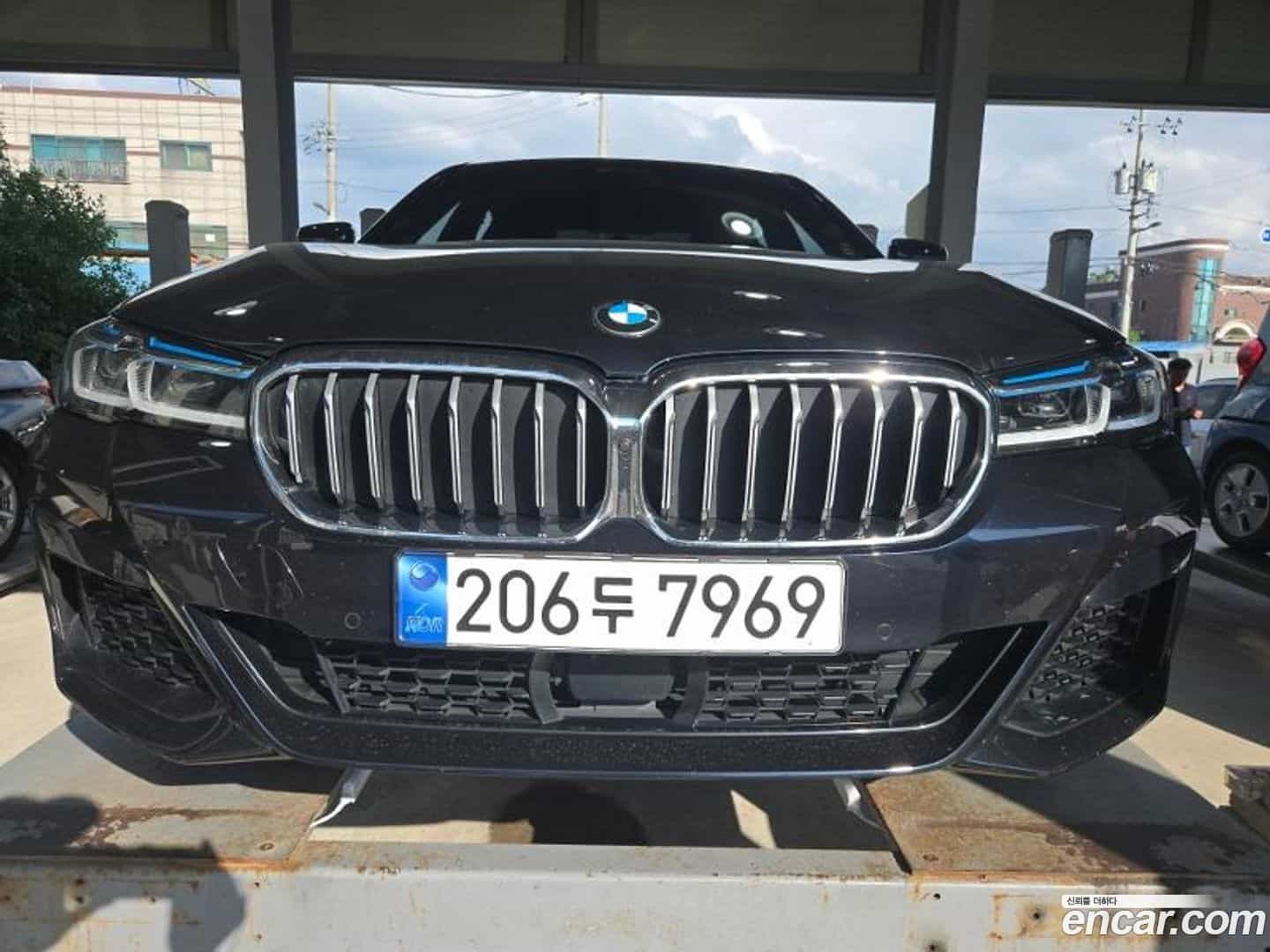 5-Series BMW 2023.8-OUTER-001