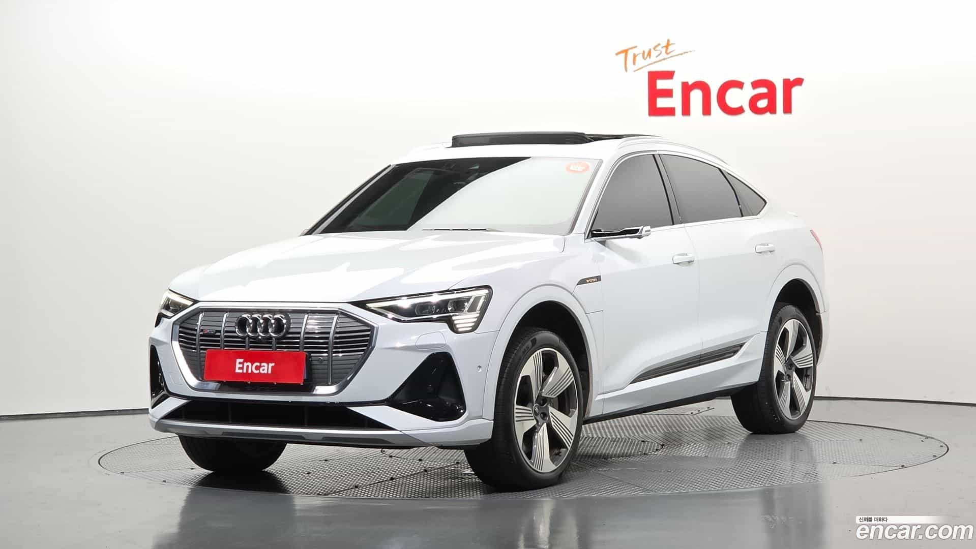 e-tron Audi 2022.3-OUTER-001