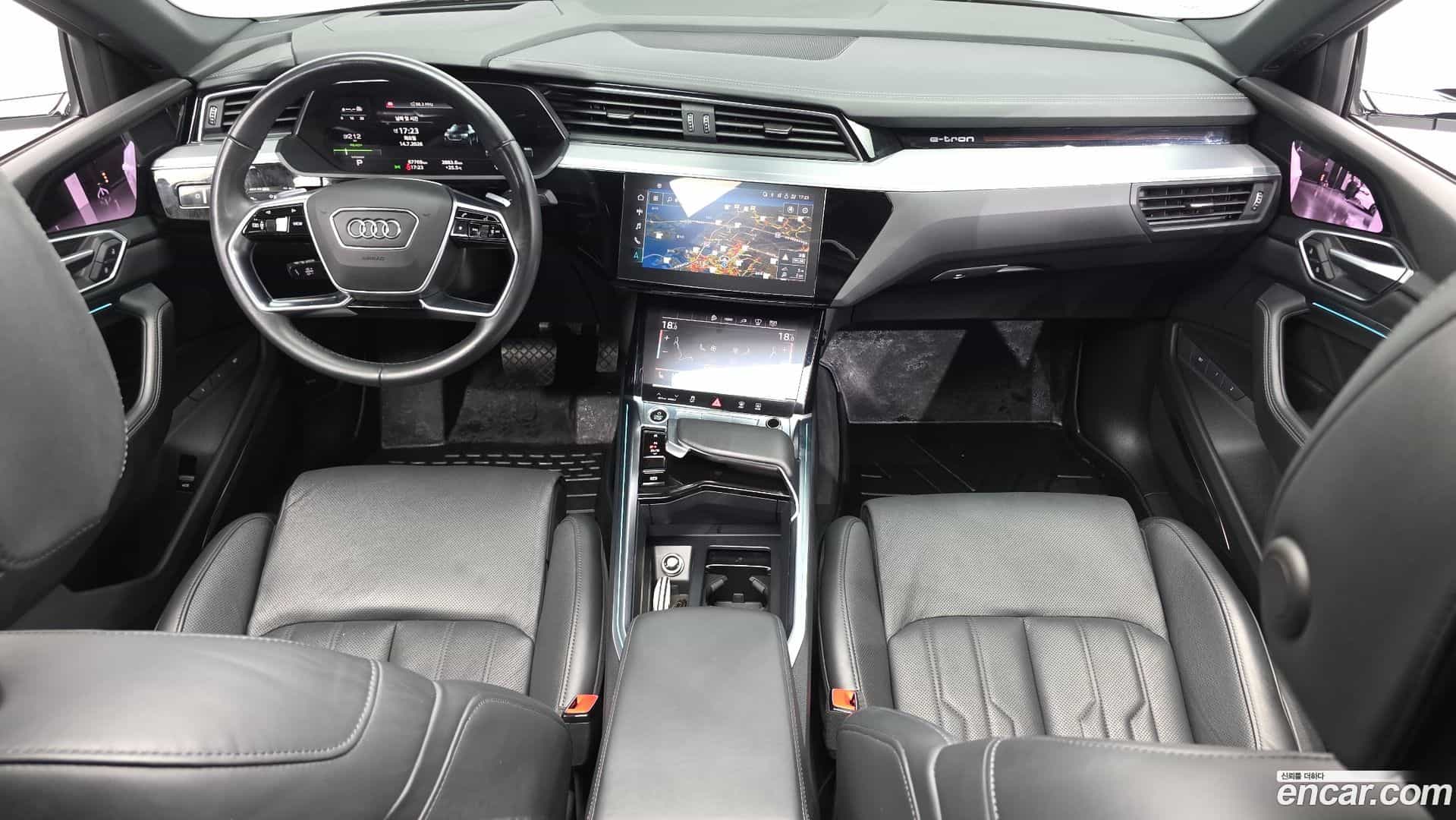 e-tron Audi 2022.3-INNER-007
