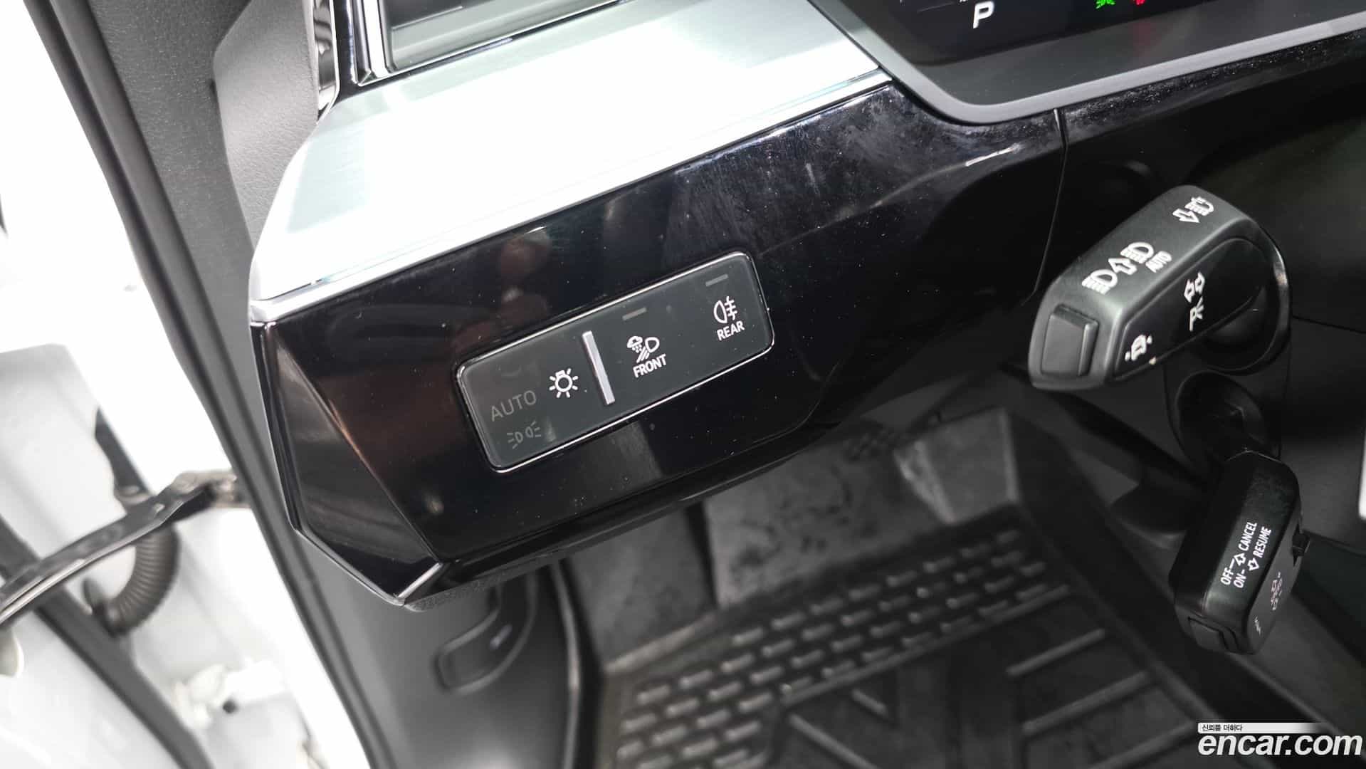 e-tron Audi 2022.3-OPTION-041