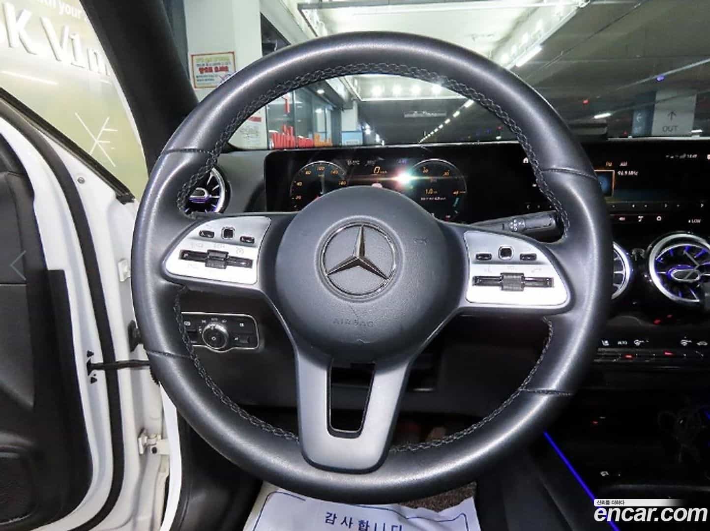 GLB-Class Mercedes-Benz 2021.8-INNER-008