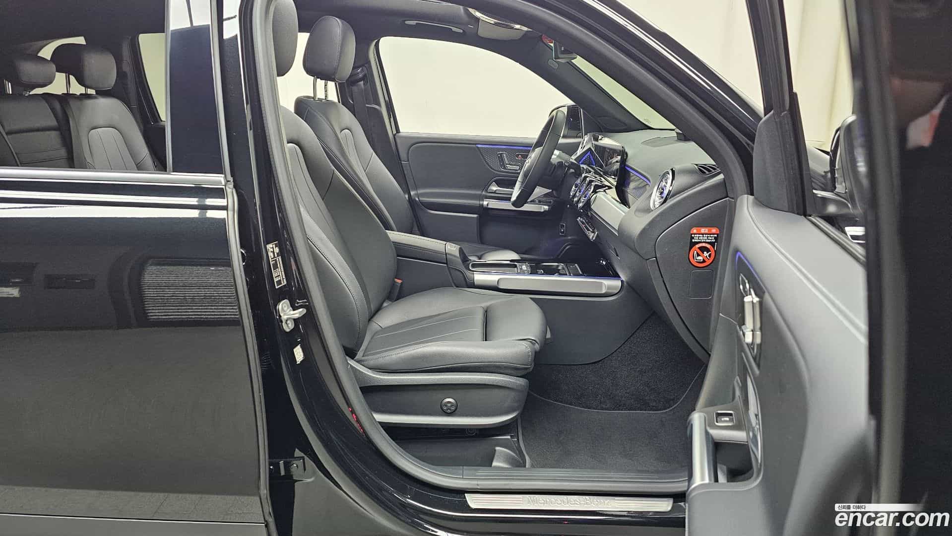 GLB-Class Mercedes-Benz 2024.7-INNER-036