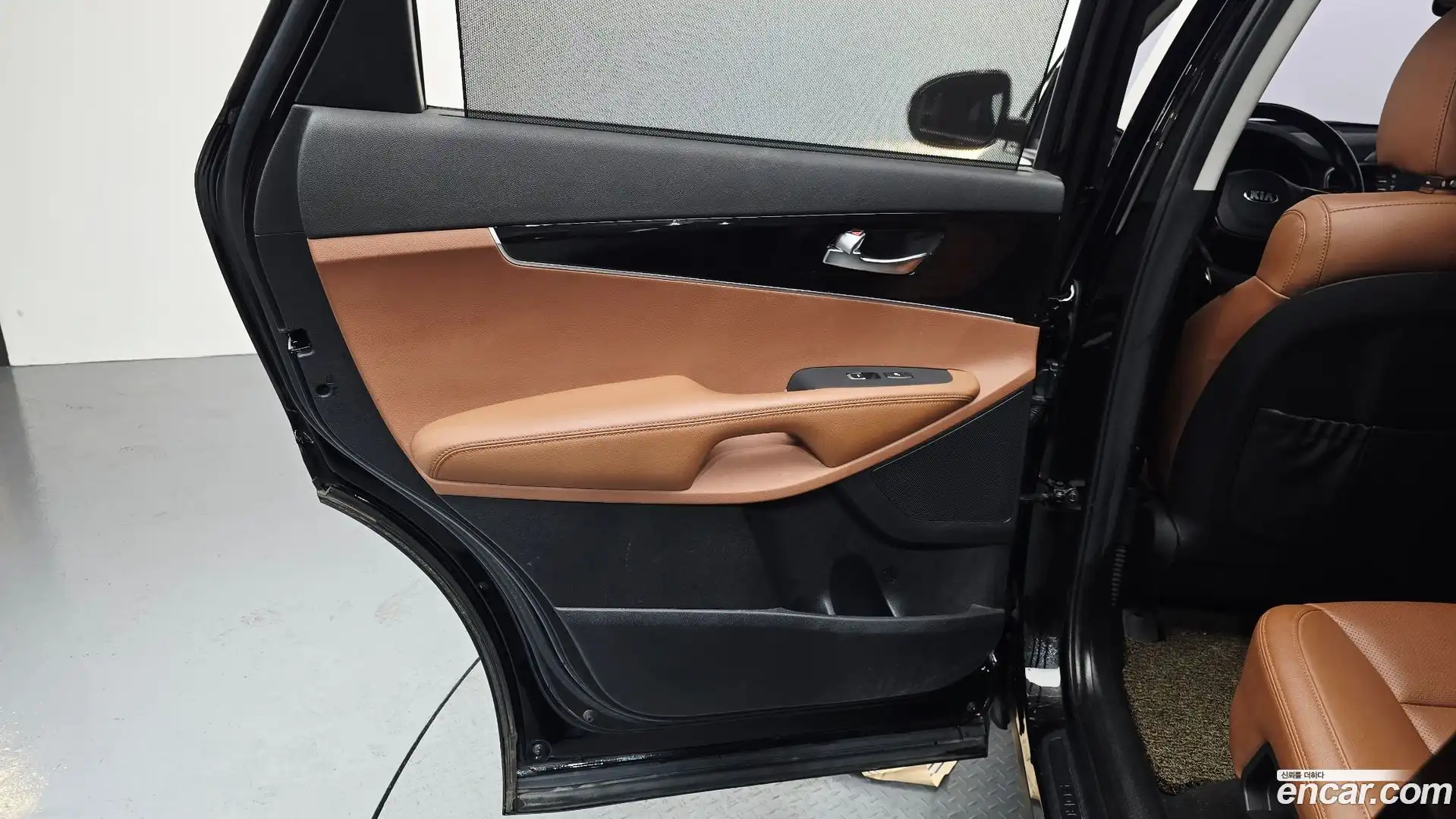 Sorento Kia 2019.2-INNER-035