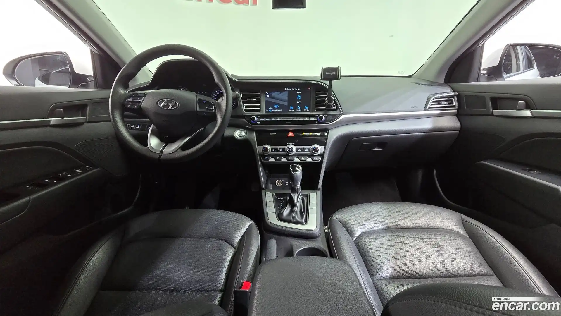 AVANTE Hyundai 2019.0-INNER-007