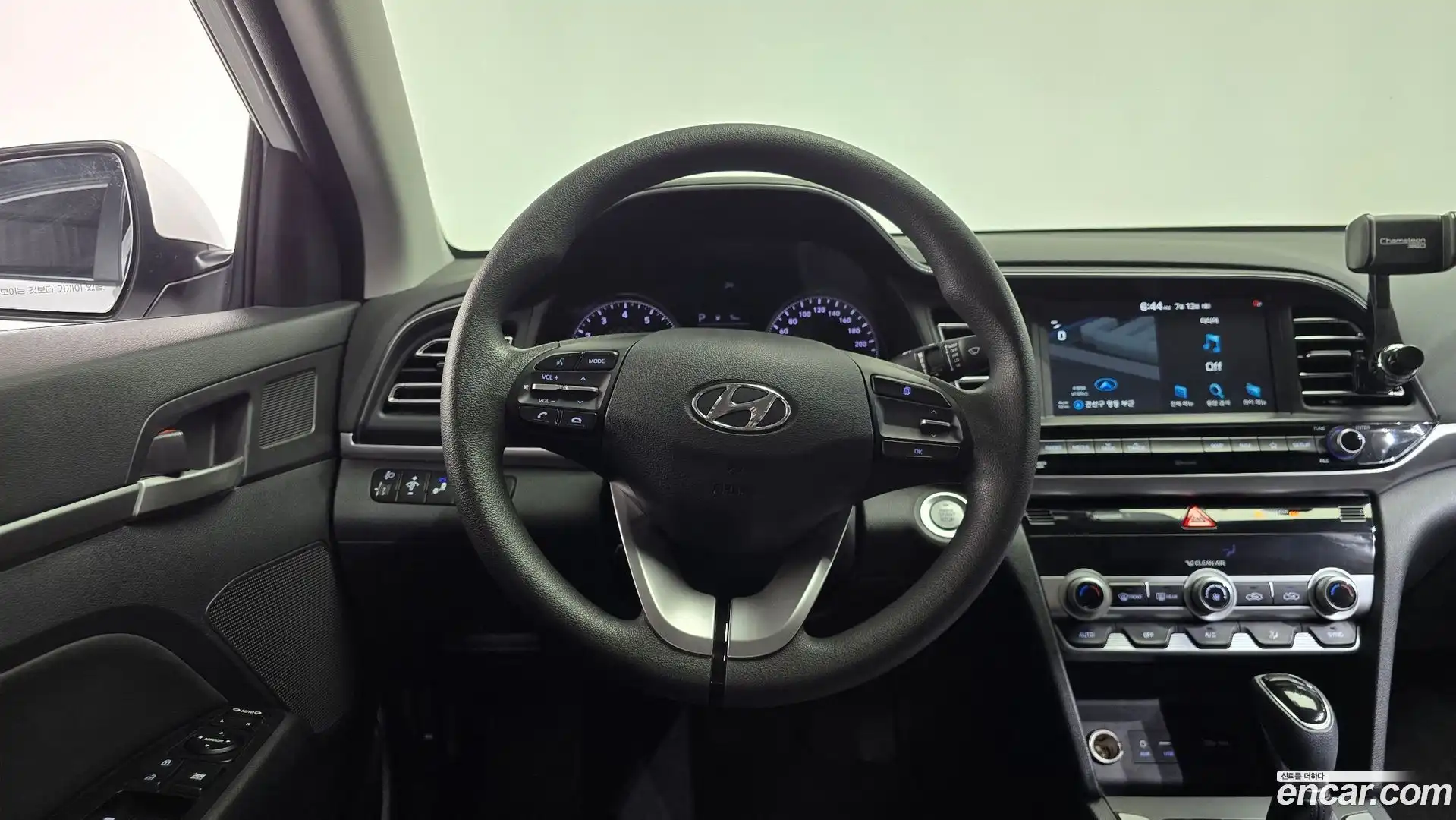 AVANTE Hyundai 2019.0-OPTION-018