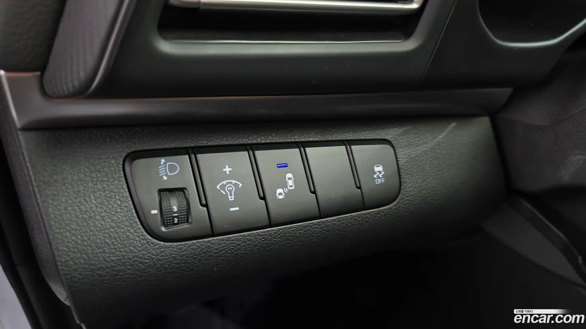 AVANTE Hyundai 2019.0-OPTION-023