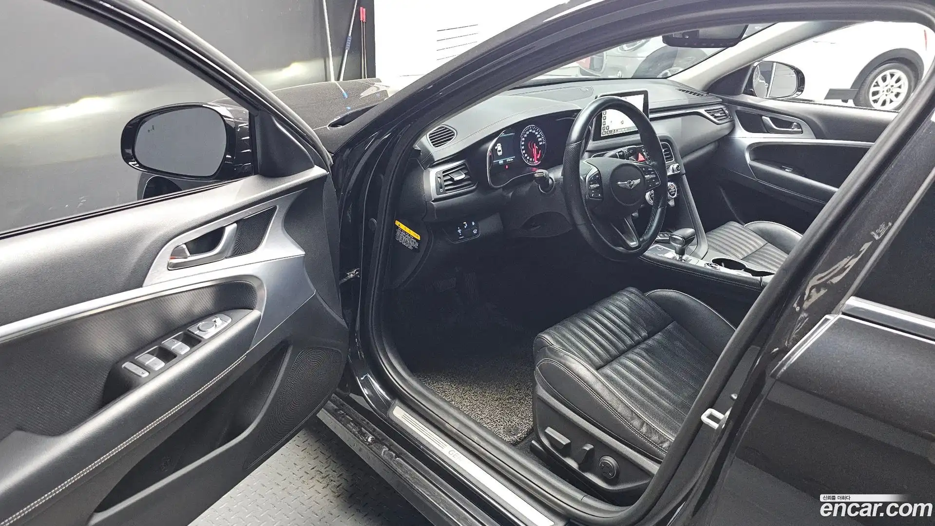 G70 Genesis 2019.0-INNER-010