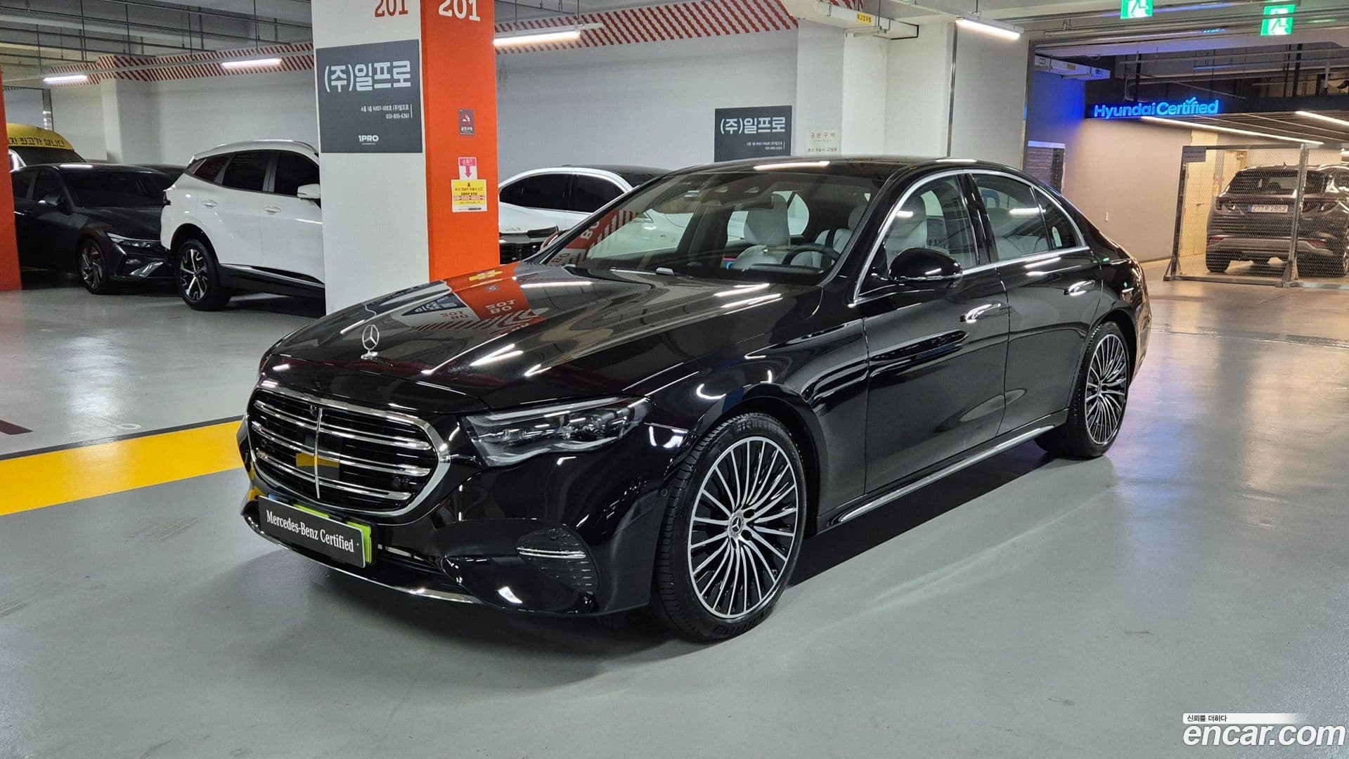 Main__Slider__Photo:E-Class Mercedes-Benz 2025.6-0