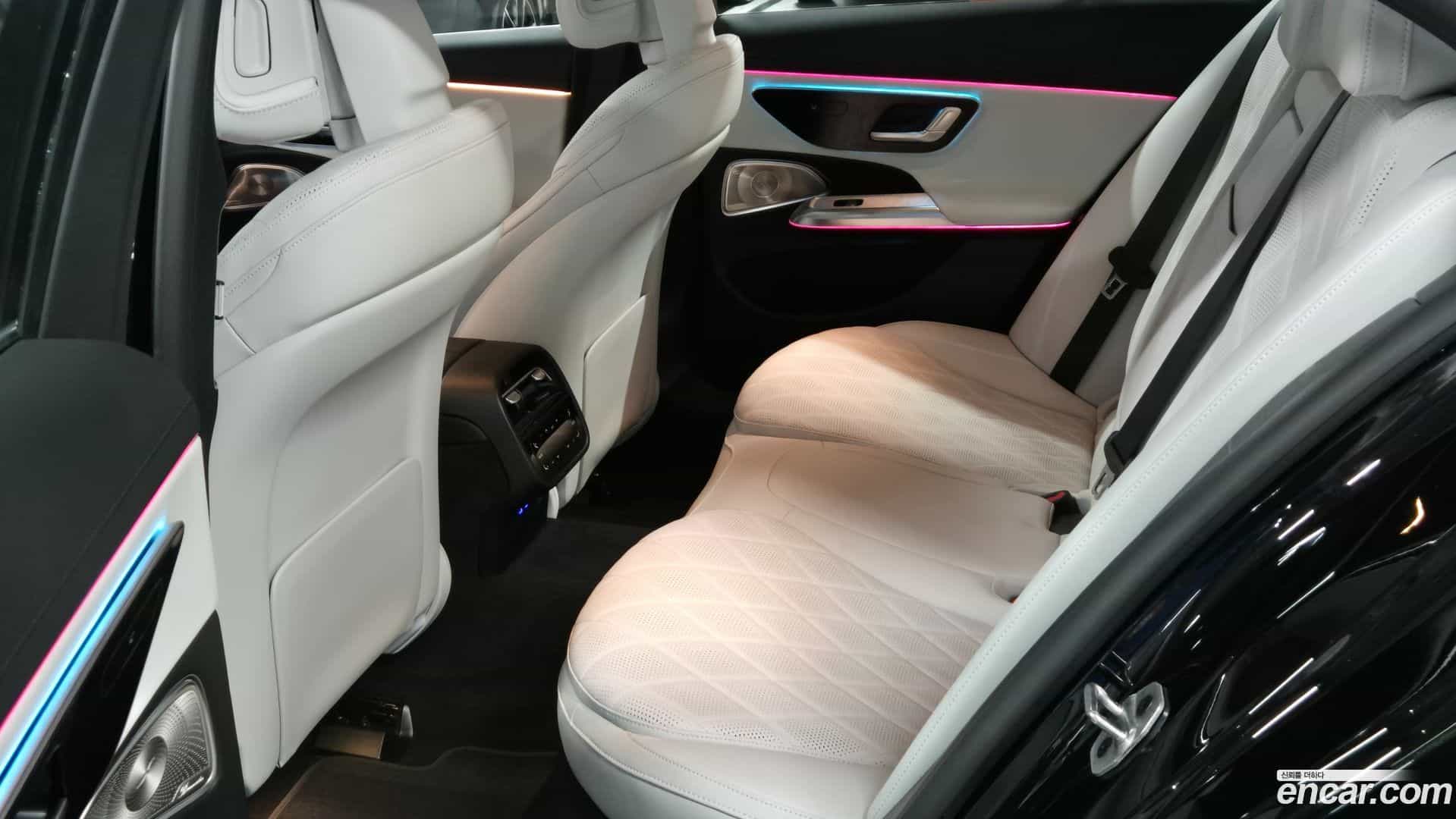 E-Class Mercedes-Benz 2025.6-OPTION-016