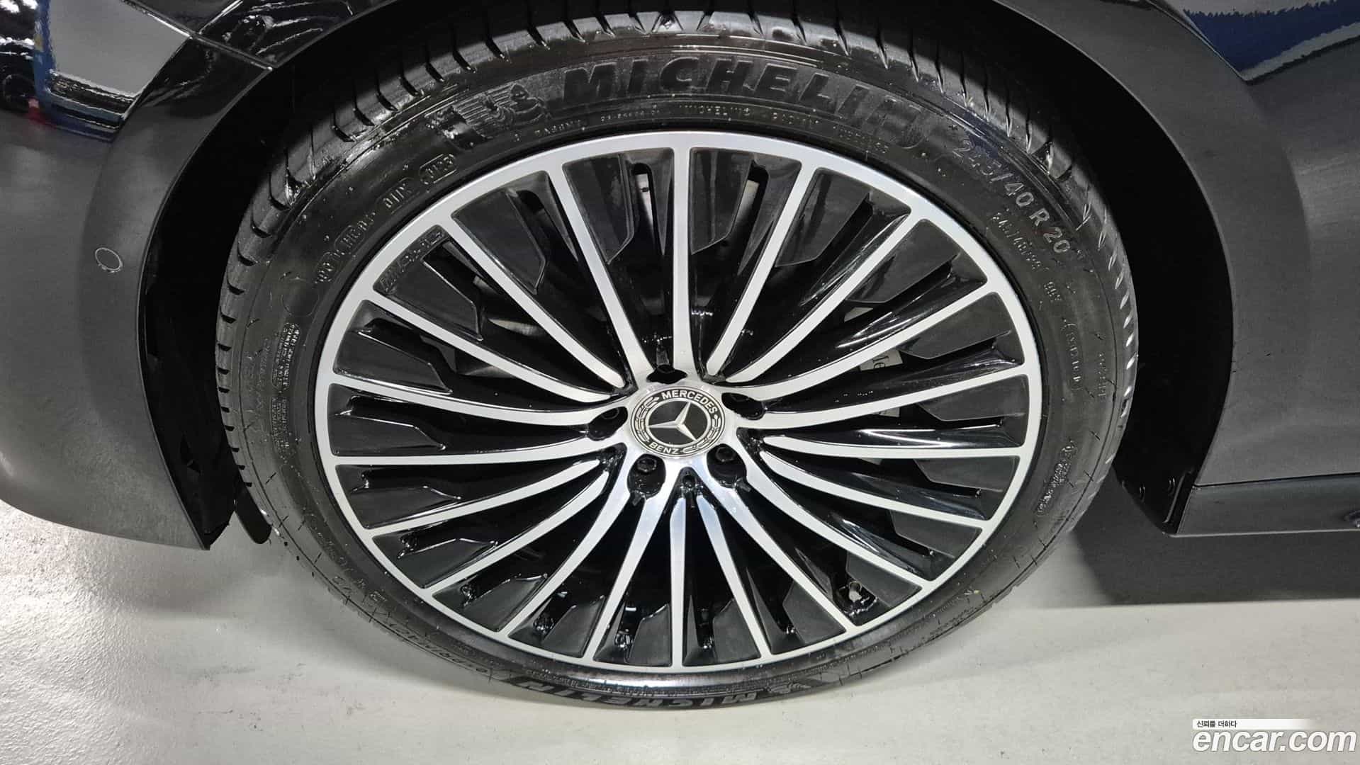 E-Class Mercedes-Benz 2025.6-OPTION-024