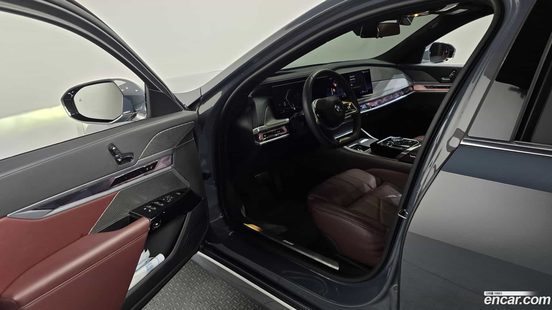 7-Series BMW 2023.0-INNER-010