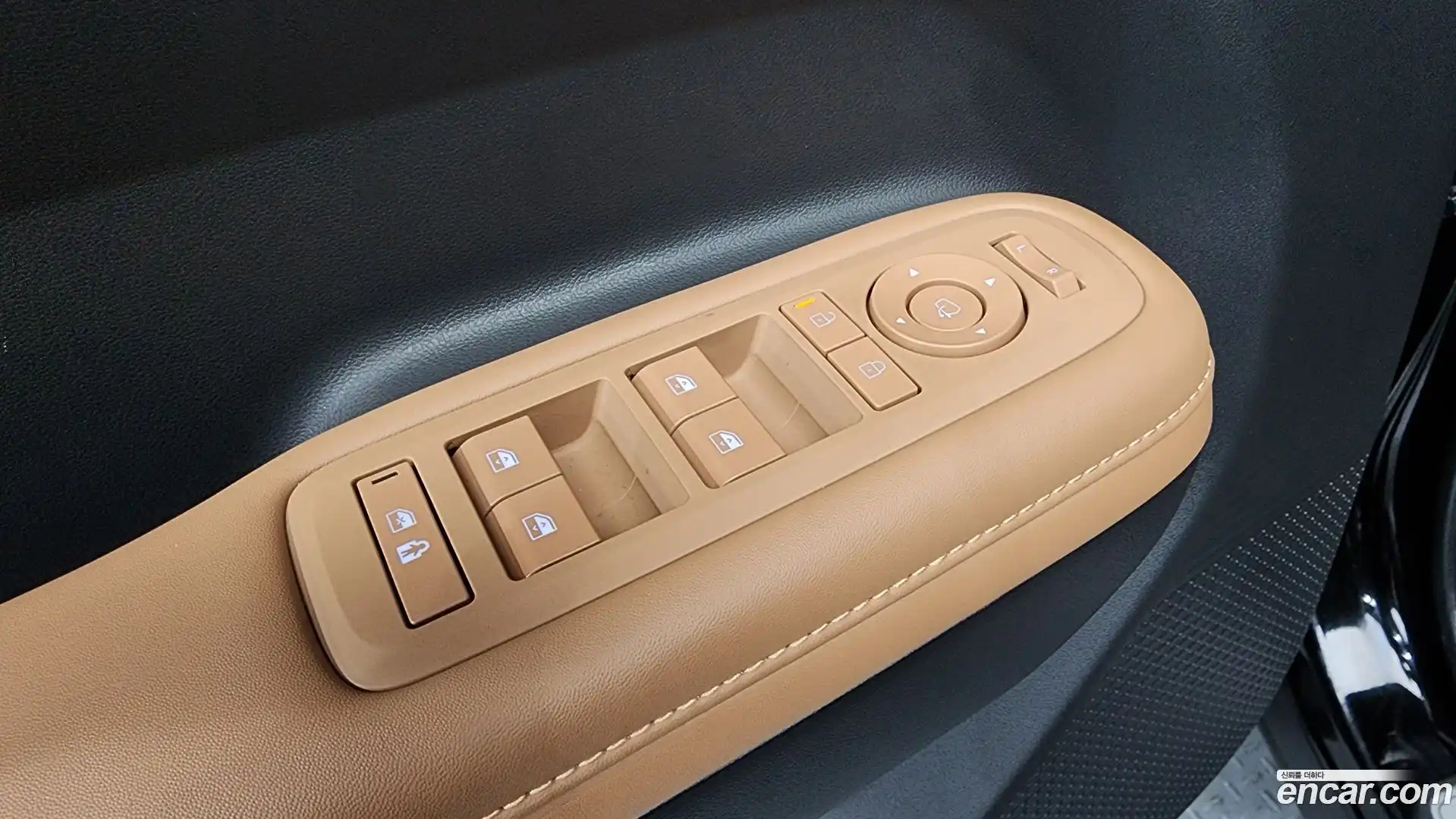 Santafe Hyundai 2023.10-OPTION-043