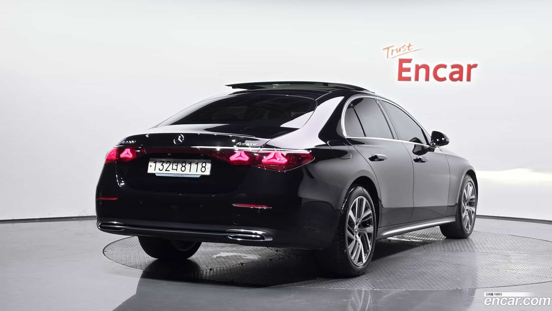 E-Class Mercedes-Benz 2024.8-OUTER-002