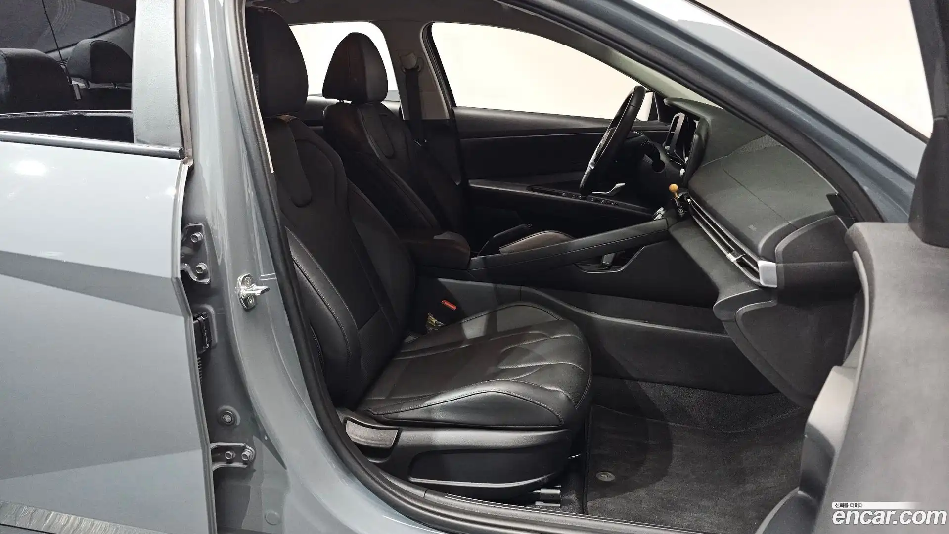 AVANTE Hyundai 2021.10-OPTION-016
