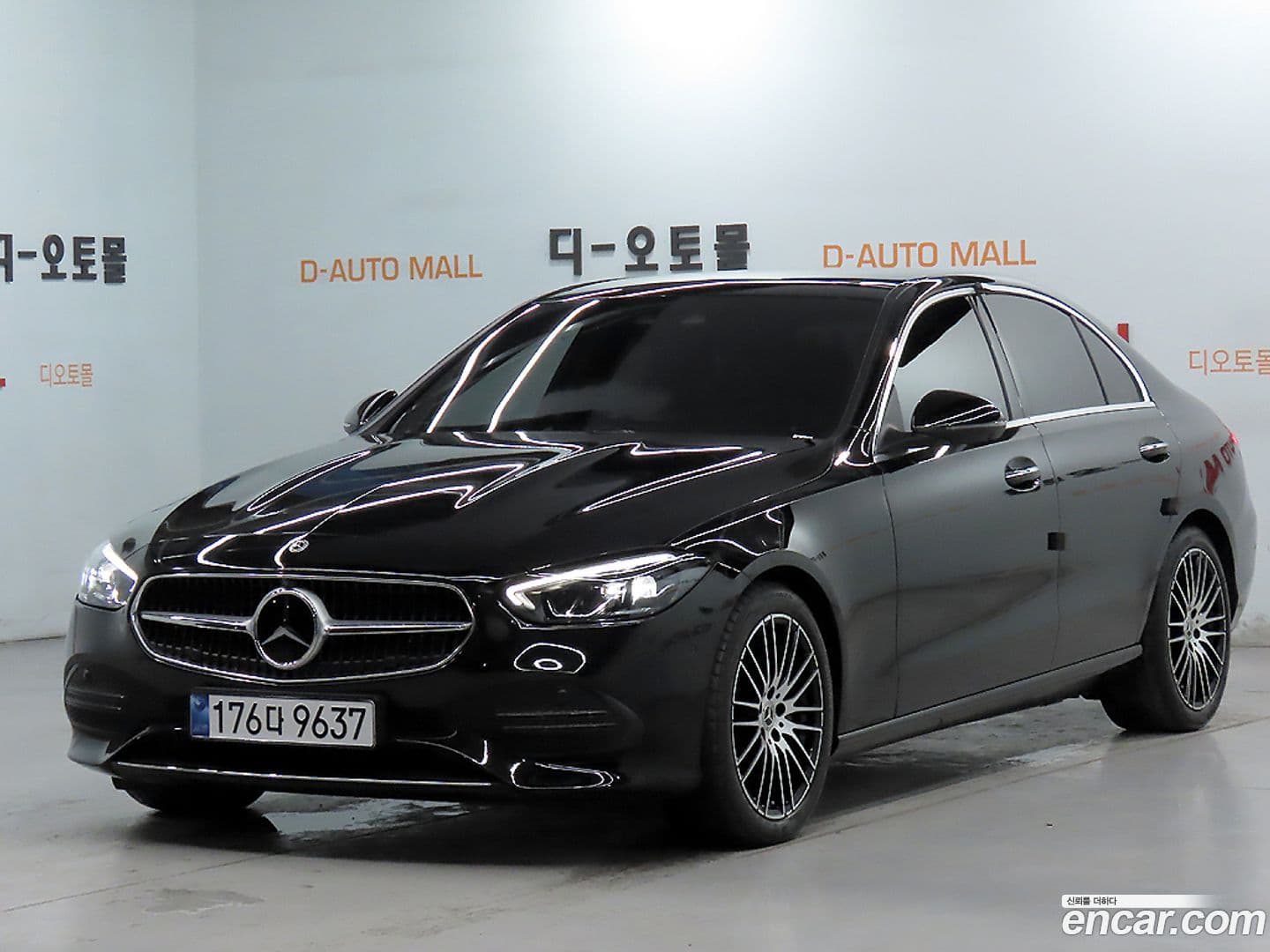 Main__Slider__Photo:C-Class Mercedes-Benz 2023.11-0