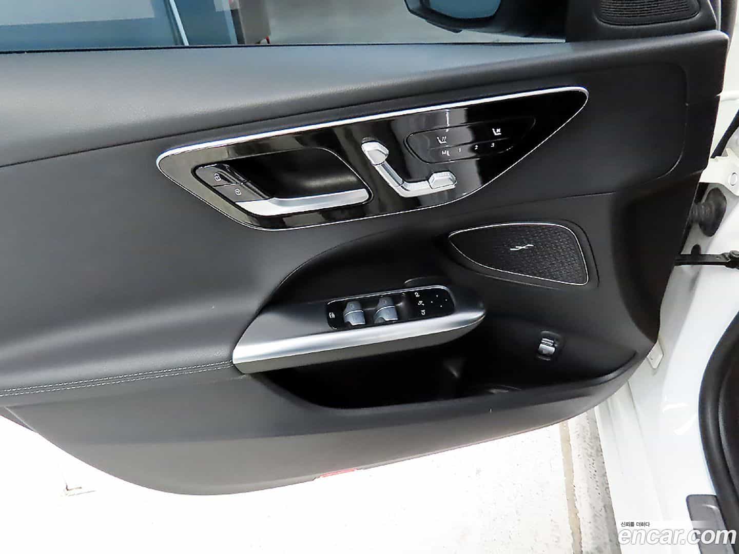 C-Class Mercedes-Benz 2023.11-OPTION-018