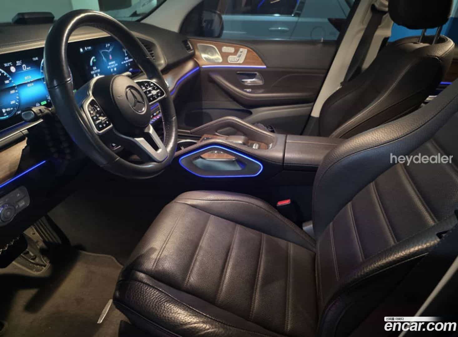 GLE-Class Mercedes-Benz 2020.10-INNER-007