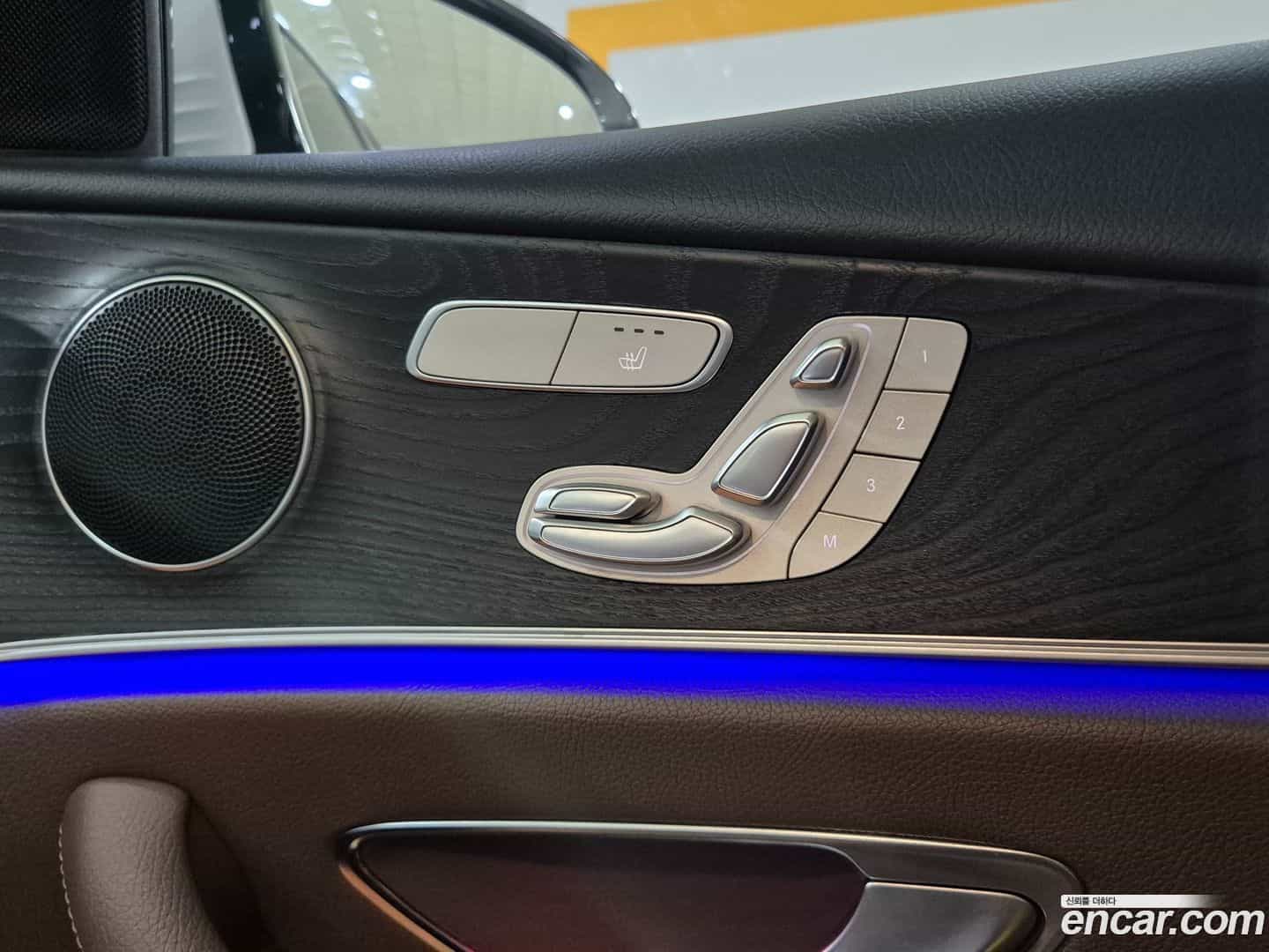 E-Class Mercedes-Benz 2020.5-OPTION-020