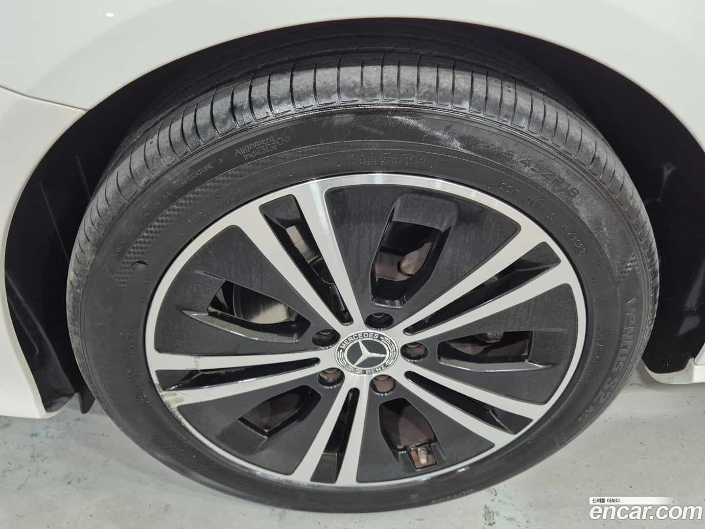 E-Class Mercedes-Benz 2020.5-OPTION-024