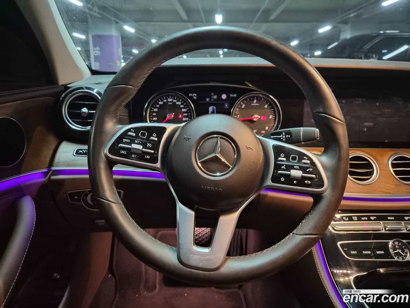 E-Class Mercedes-Benz 2020.2-INNER-010