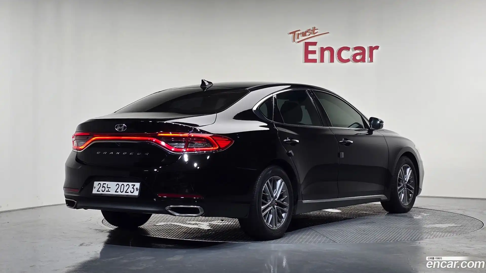 Grandeur Hyundai 2018.1-OUTER-002