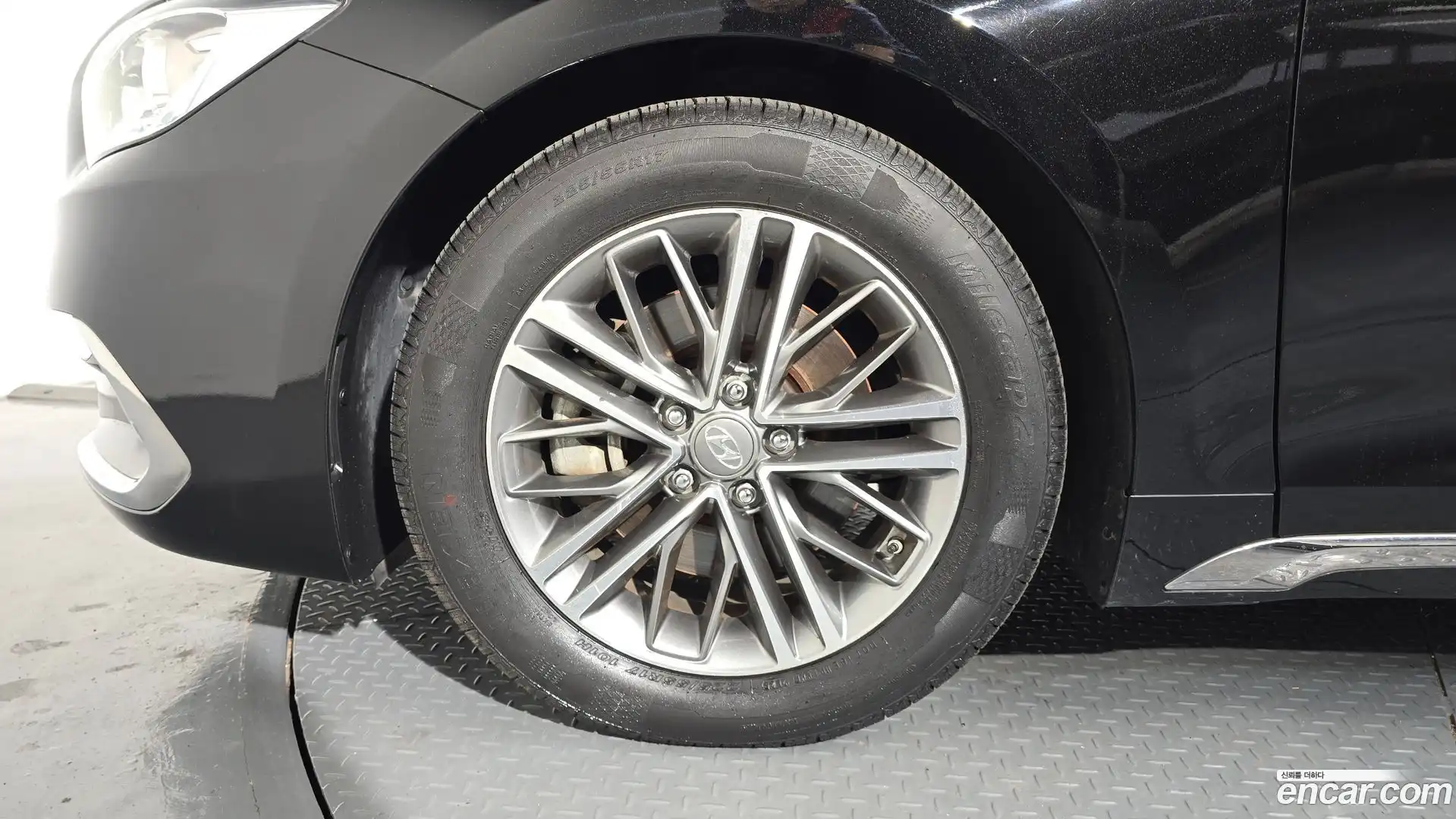 Grandeur Hyundai 2018.1-OUTER-005