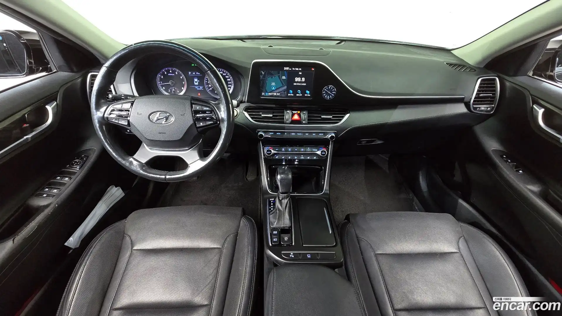 Grandeur Hyundai 2018.1-INNER-007