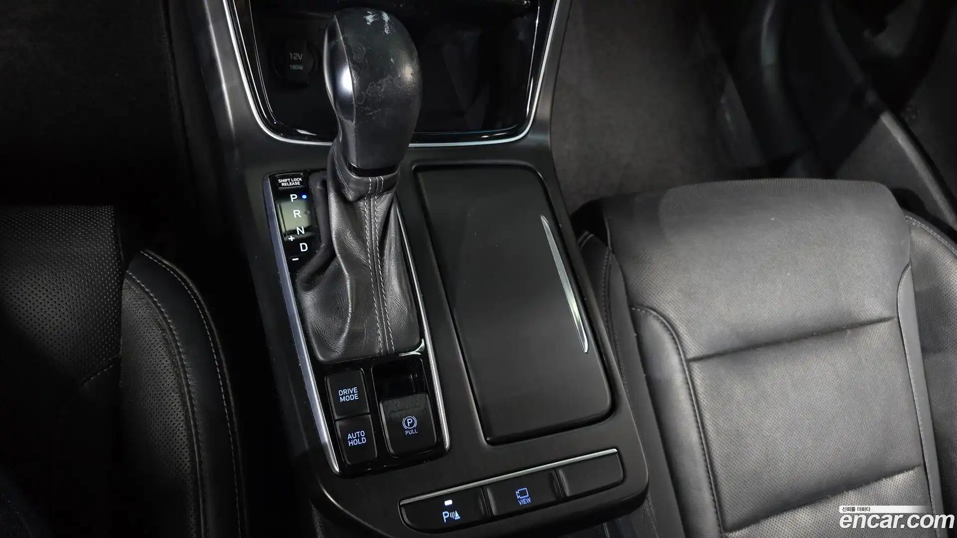 Grandeur Hyundai 2018.1-INNER-009