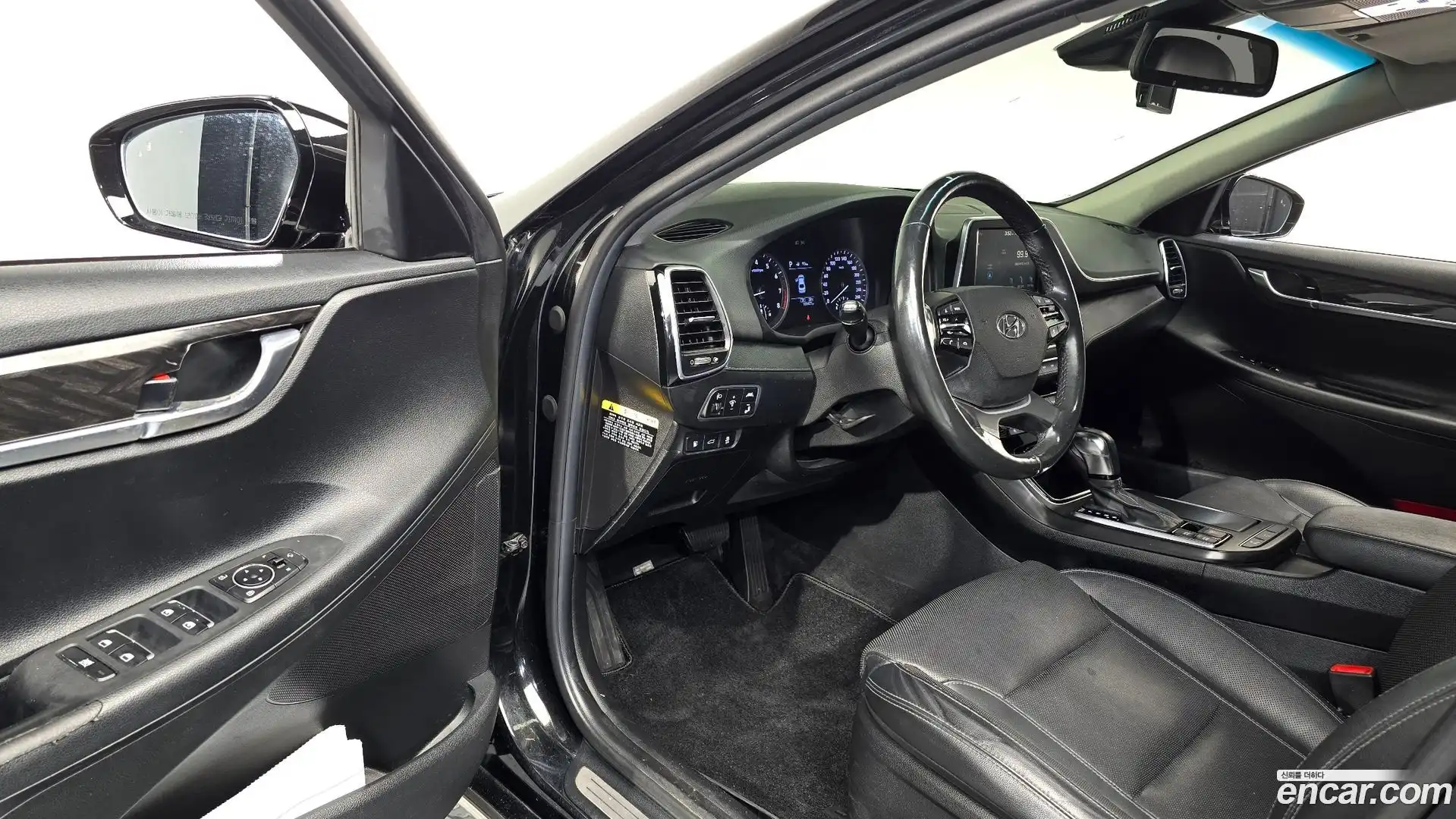 Grandeur Hyundai 2018.1-INNER-010