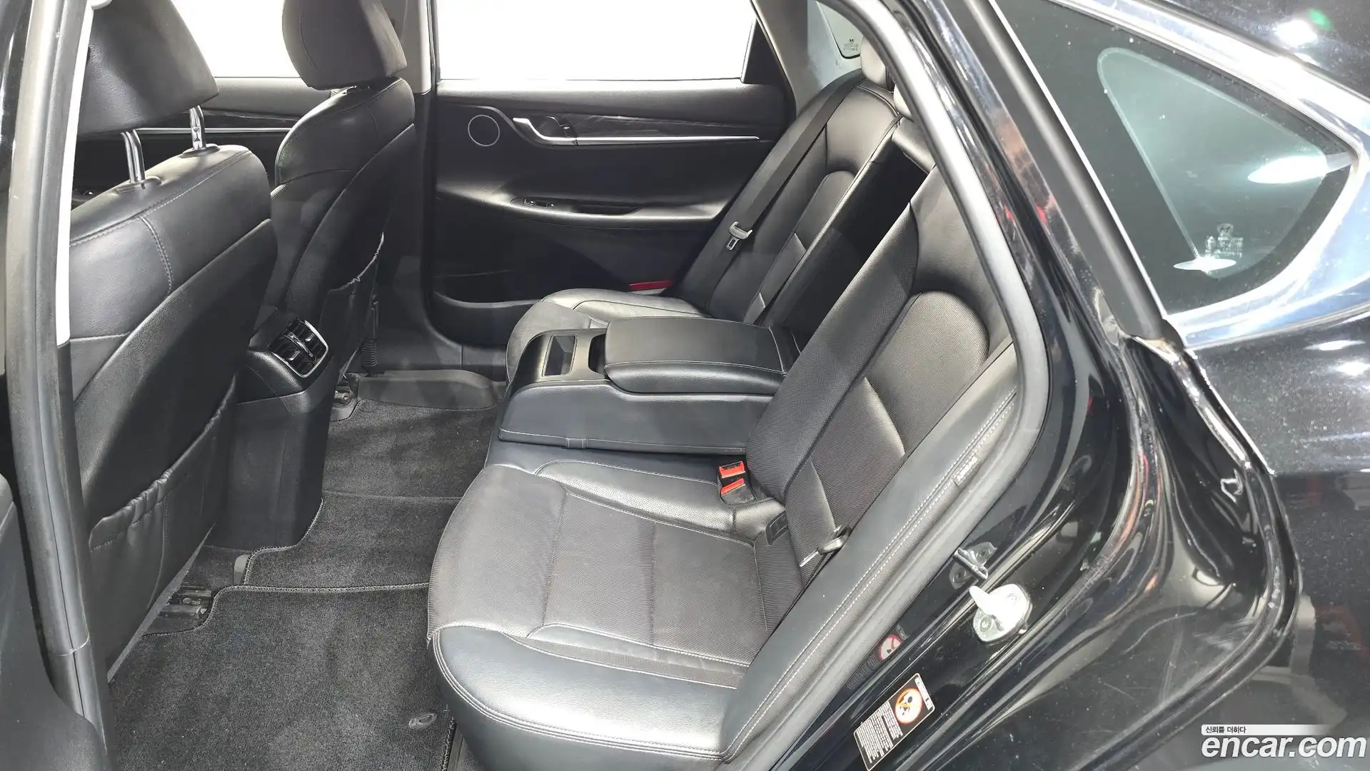 Grandeur Hyundai 2018.1-OPTION-015