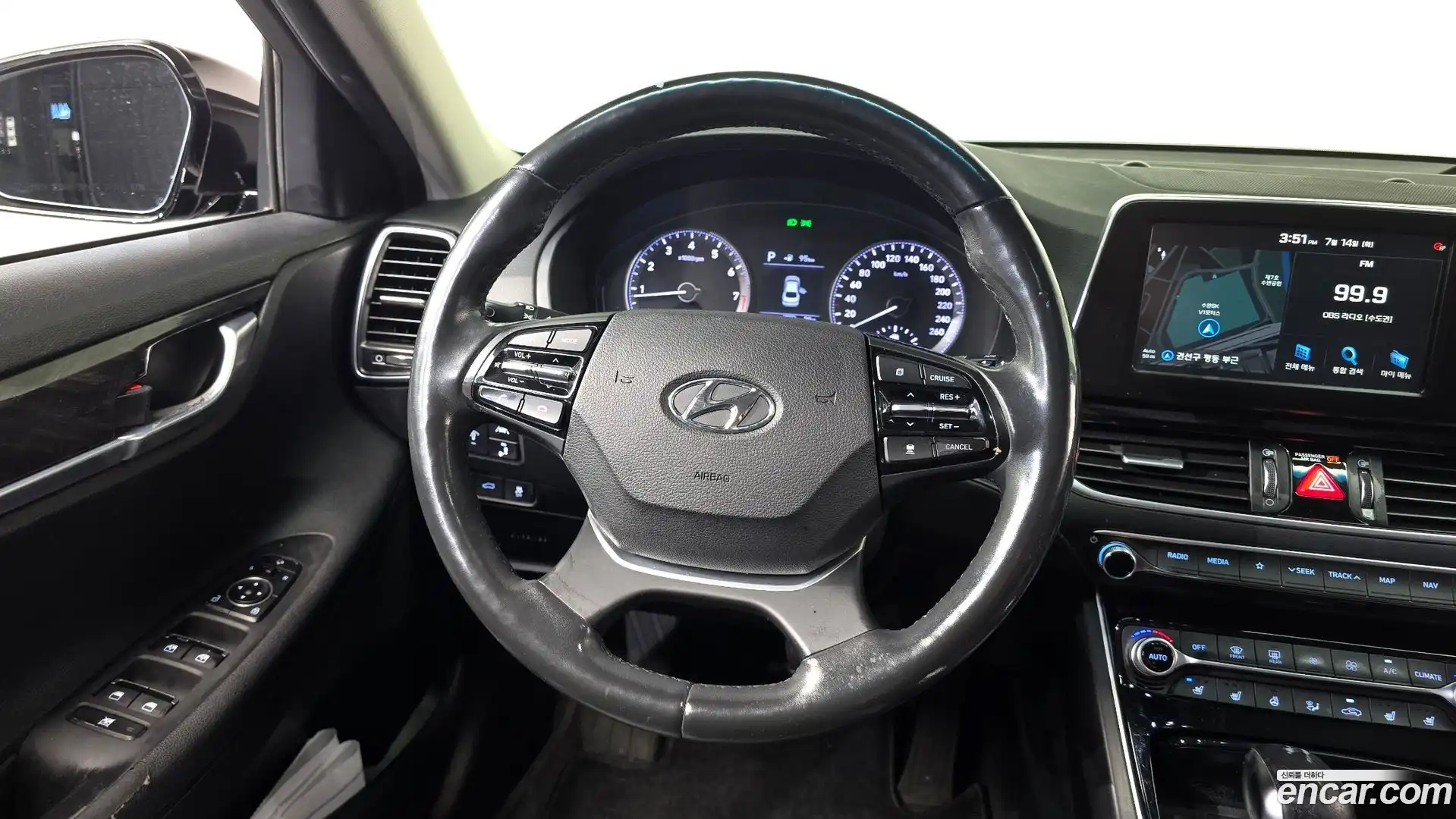 Grandeur Hyundai 2018.1-OPTION-017