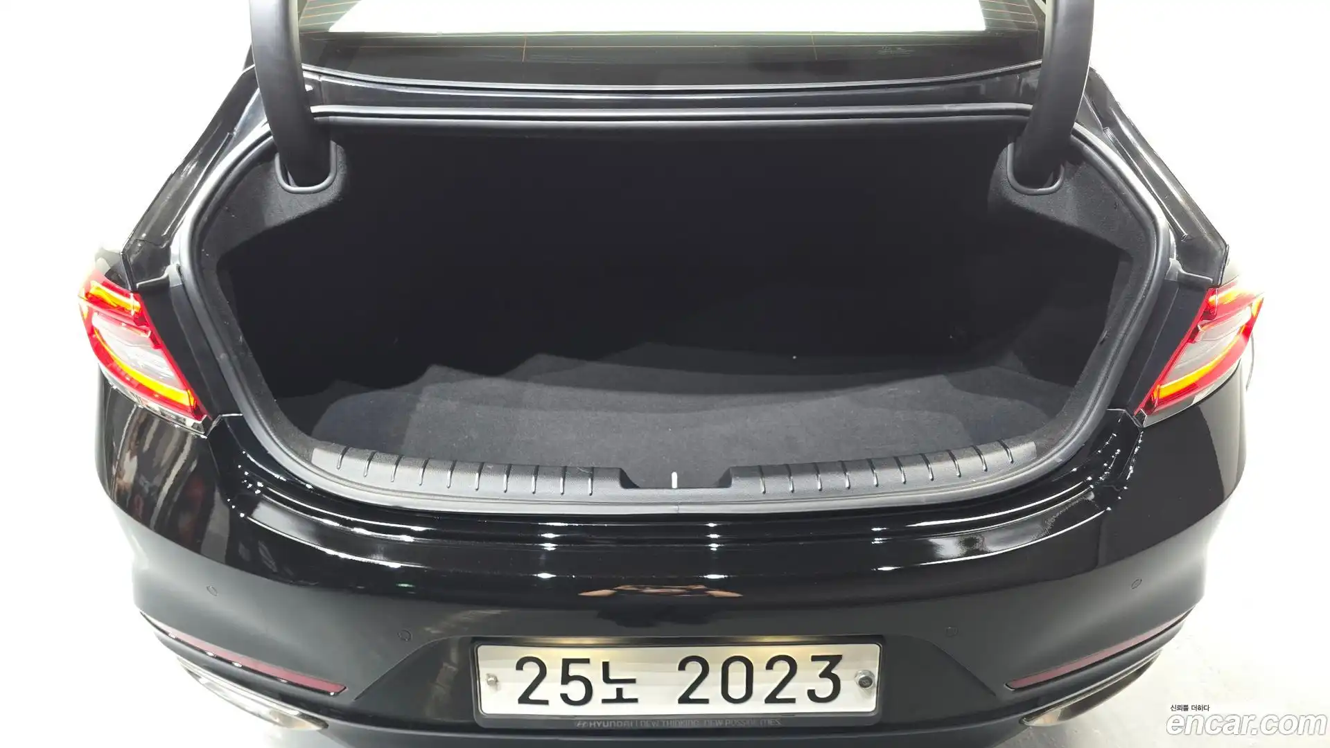 Grandeur Hyundai 2018.1-OPTION-022