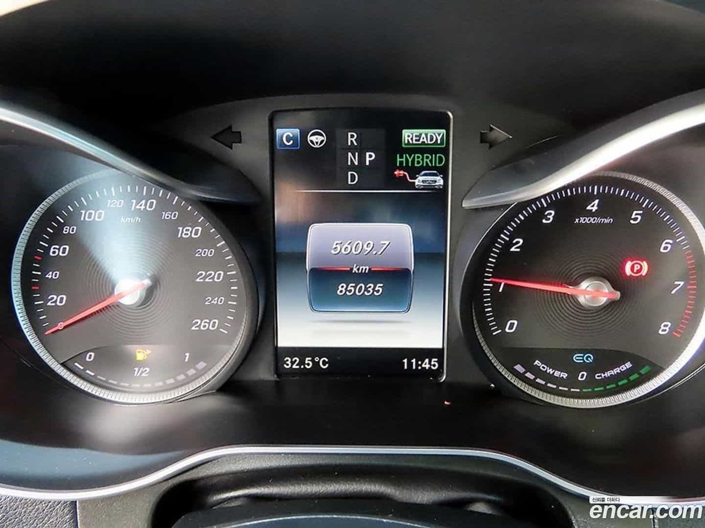 GLC-Class Mercedes-Benz 2018.10-INNER-009