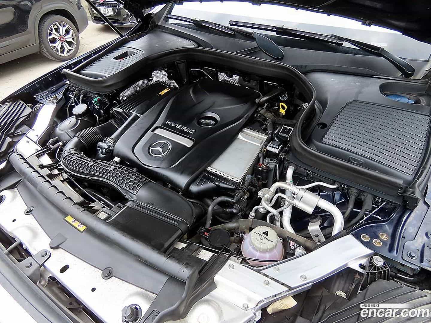 GLC-Class Mercedes-Benz 2018.10-OPTION-023