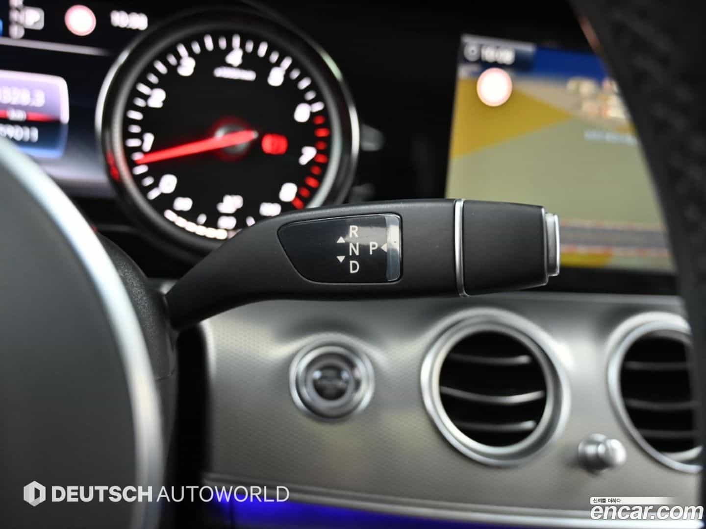 E-Class Mercedes-Benz 2019.0-INNER-009