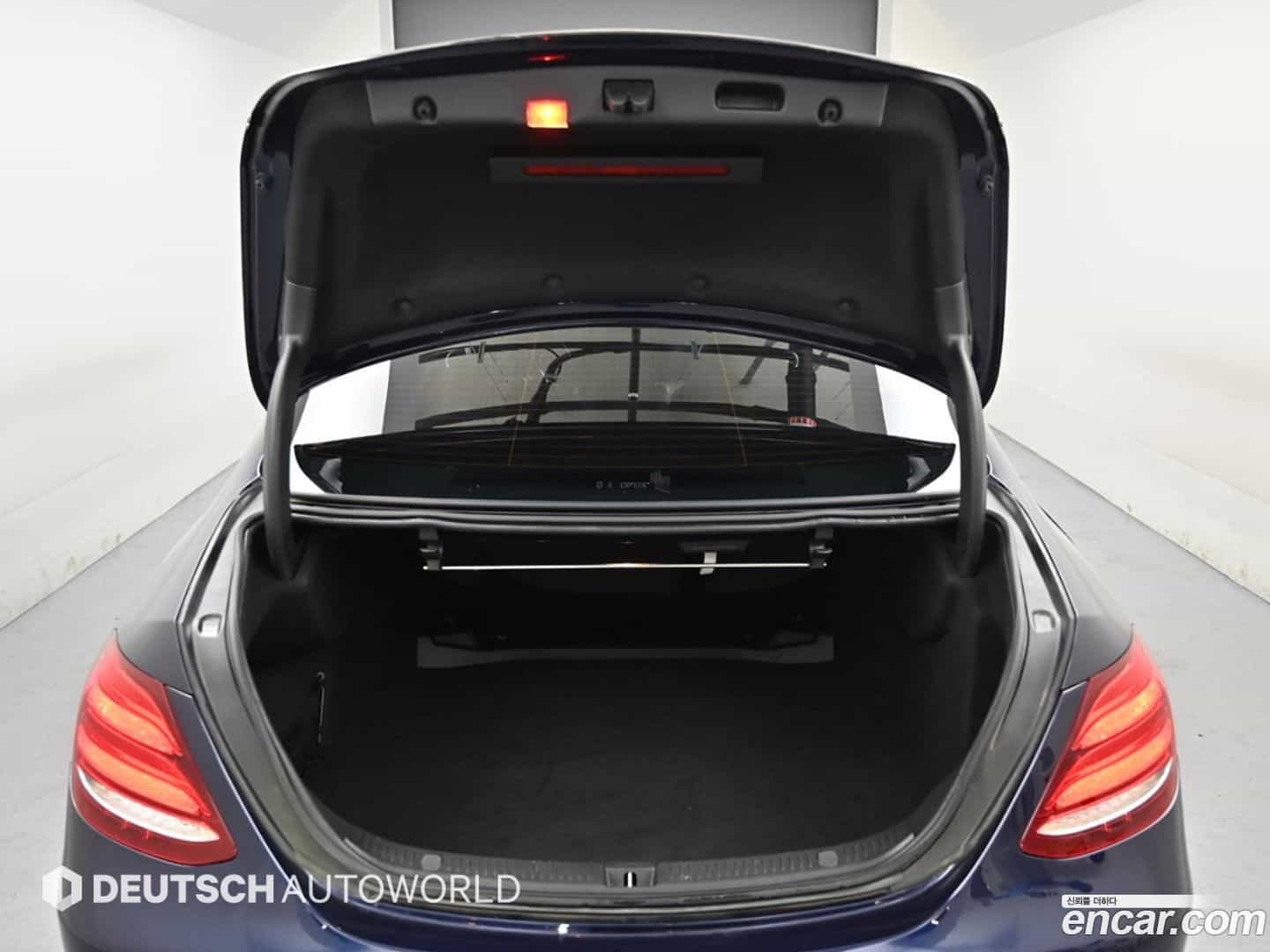 E-Class Mercedes-Benz 2019.0-OPTION-023