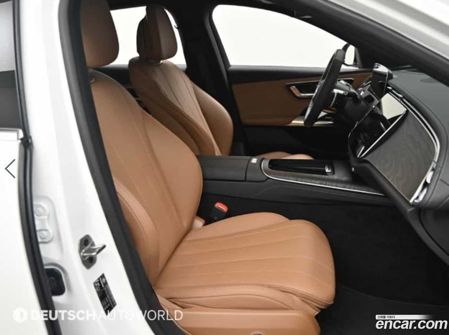 E-Class Mercedes-Benz 2025.10-INNER-010