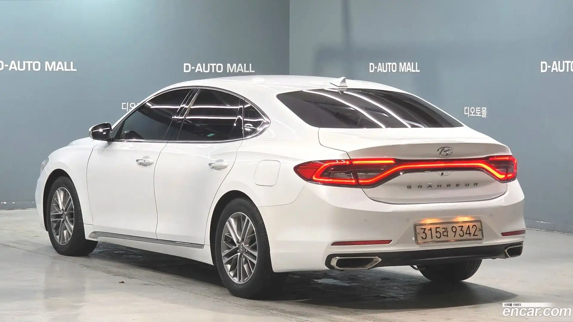 Grandeur Hyundai 2017.7-OUTER-004