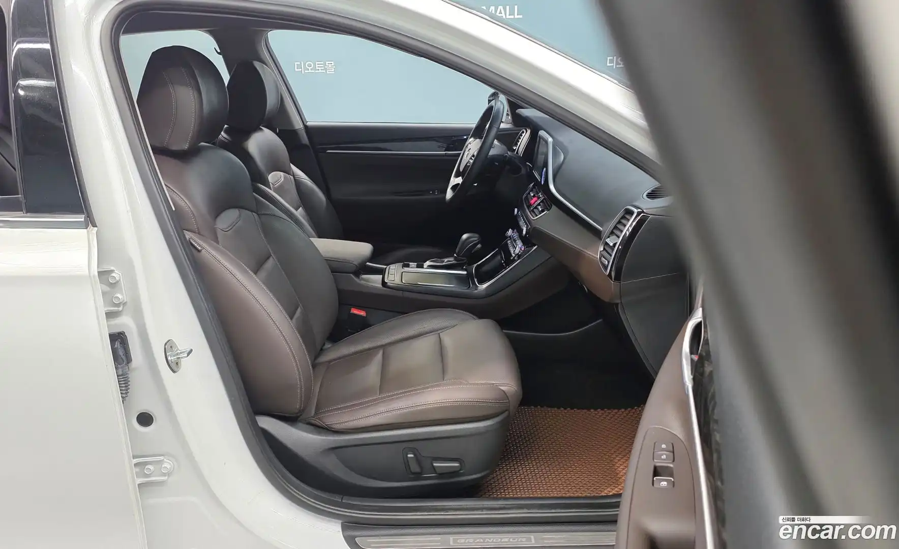 Grandeur Hyundai 2017.7-OPTION-017