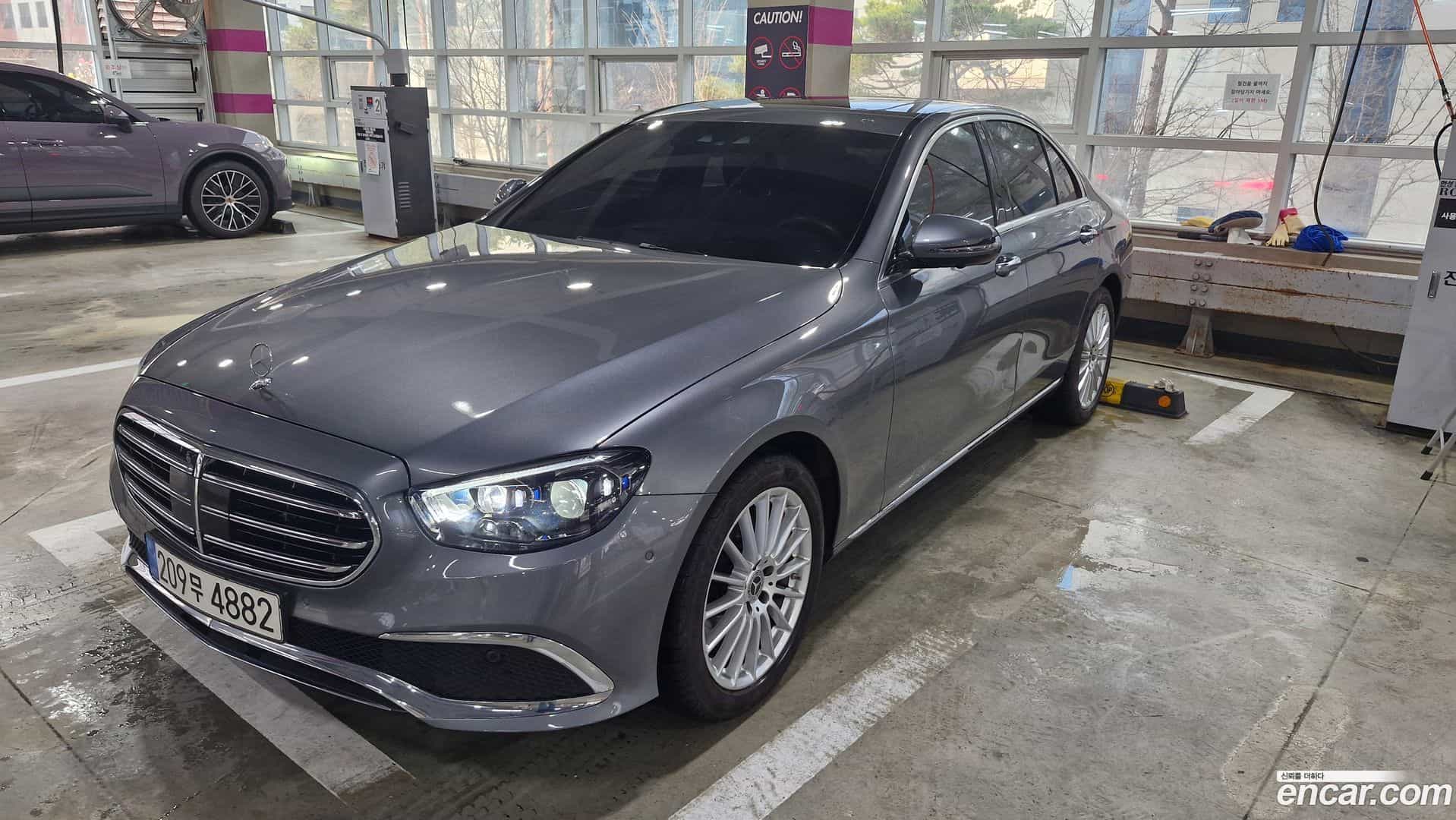 E-Class Mercedes-Benz 2022.9-OUTER-001