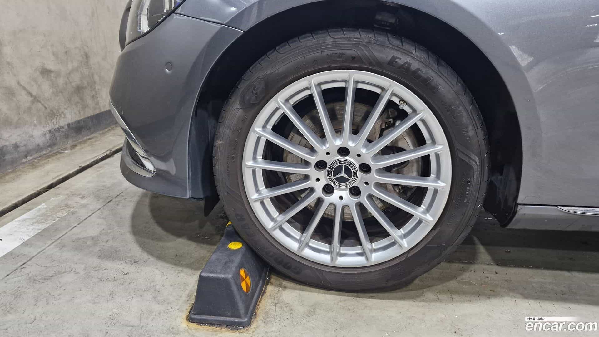 E-Class Mercedes-Benz 2022.9-OUTER-005