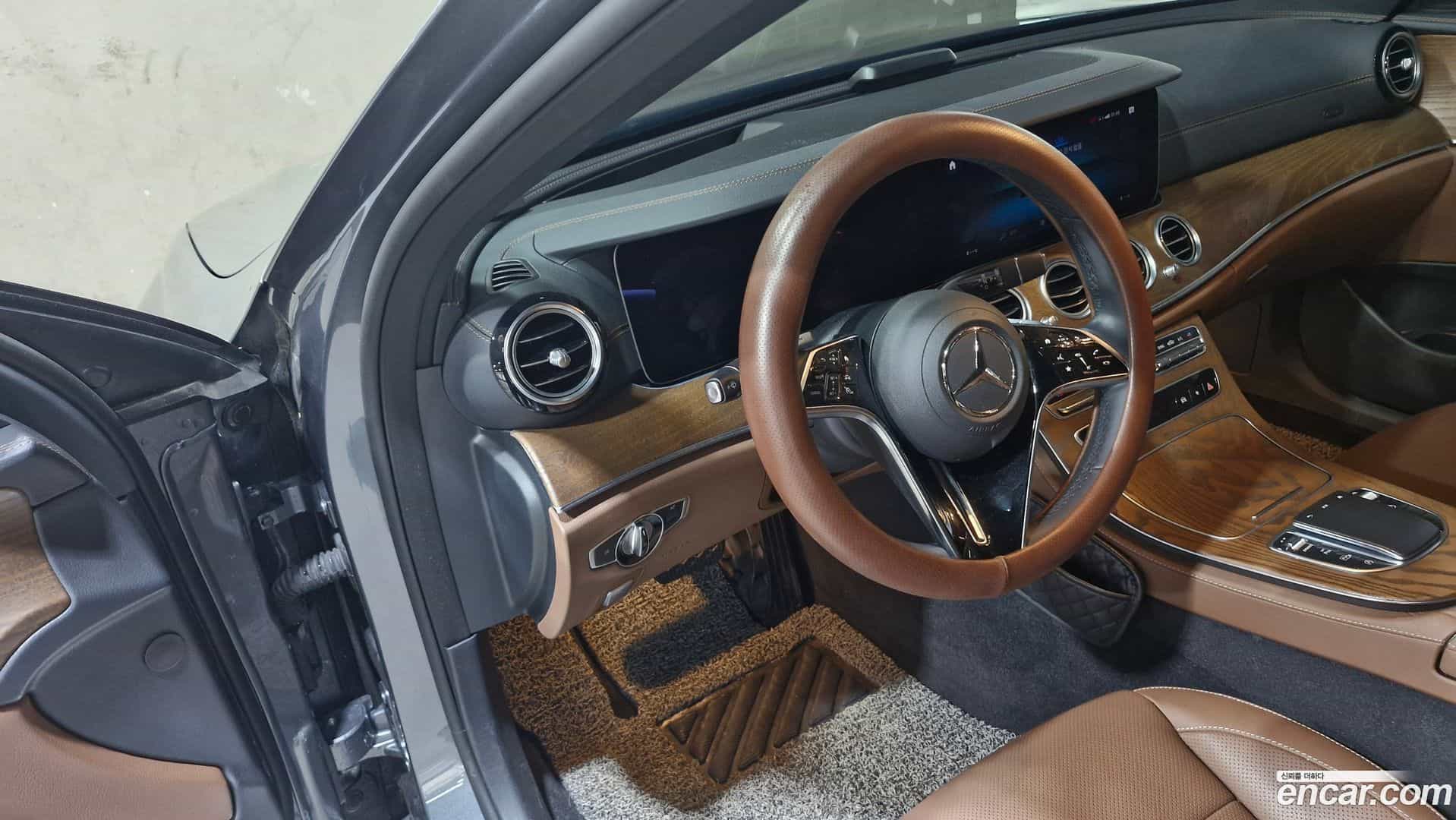 E-Class Mercedes-Benz 2022.9-INNER-007