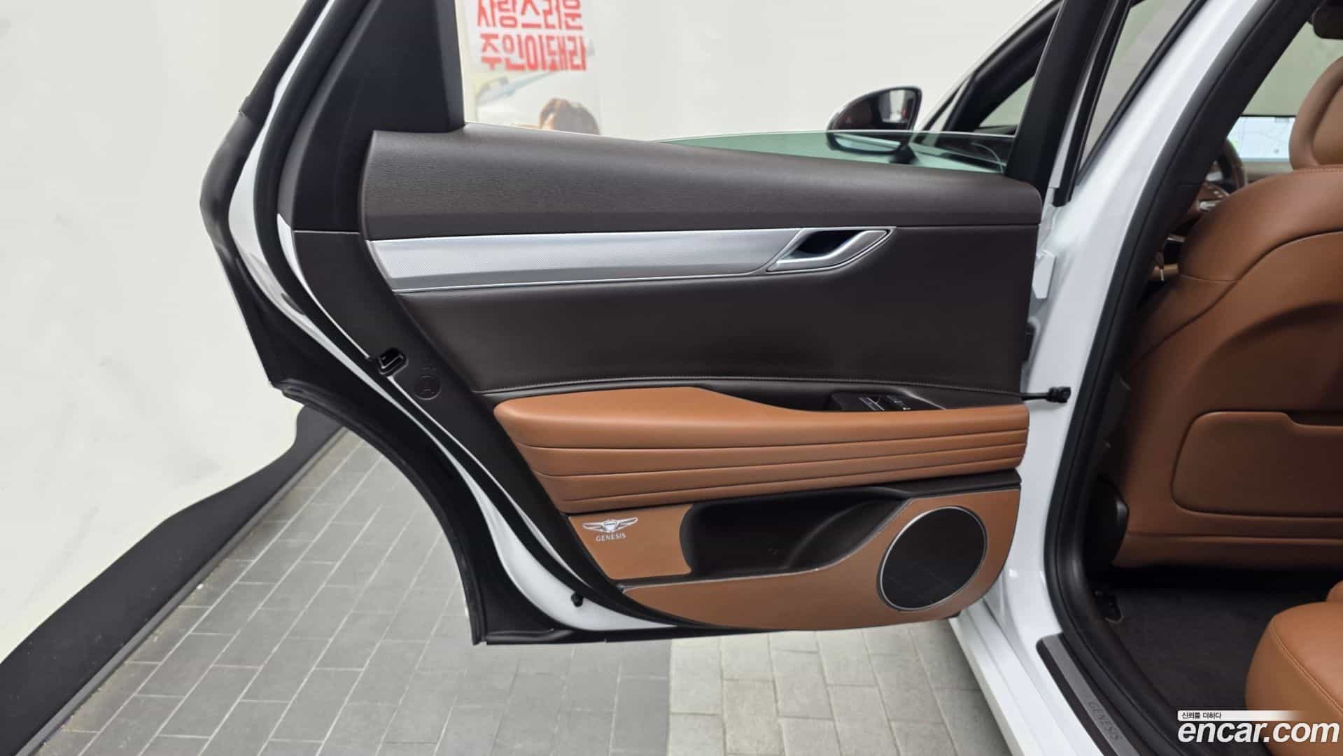 G80 Genesis 2023.6-INNER-035