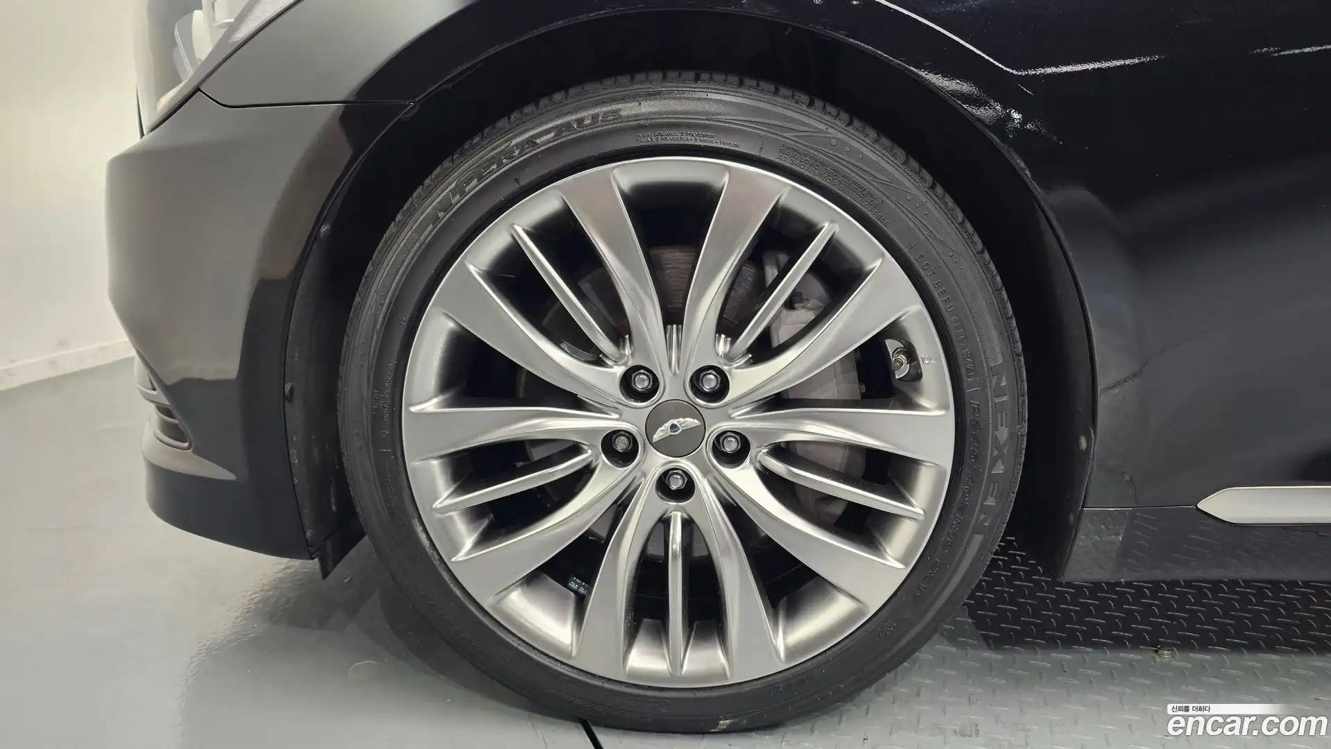 Genesis Hyundai 2016.0-OUTER-005