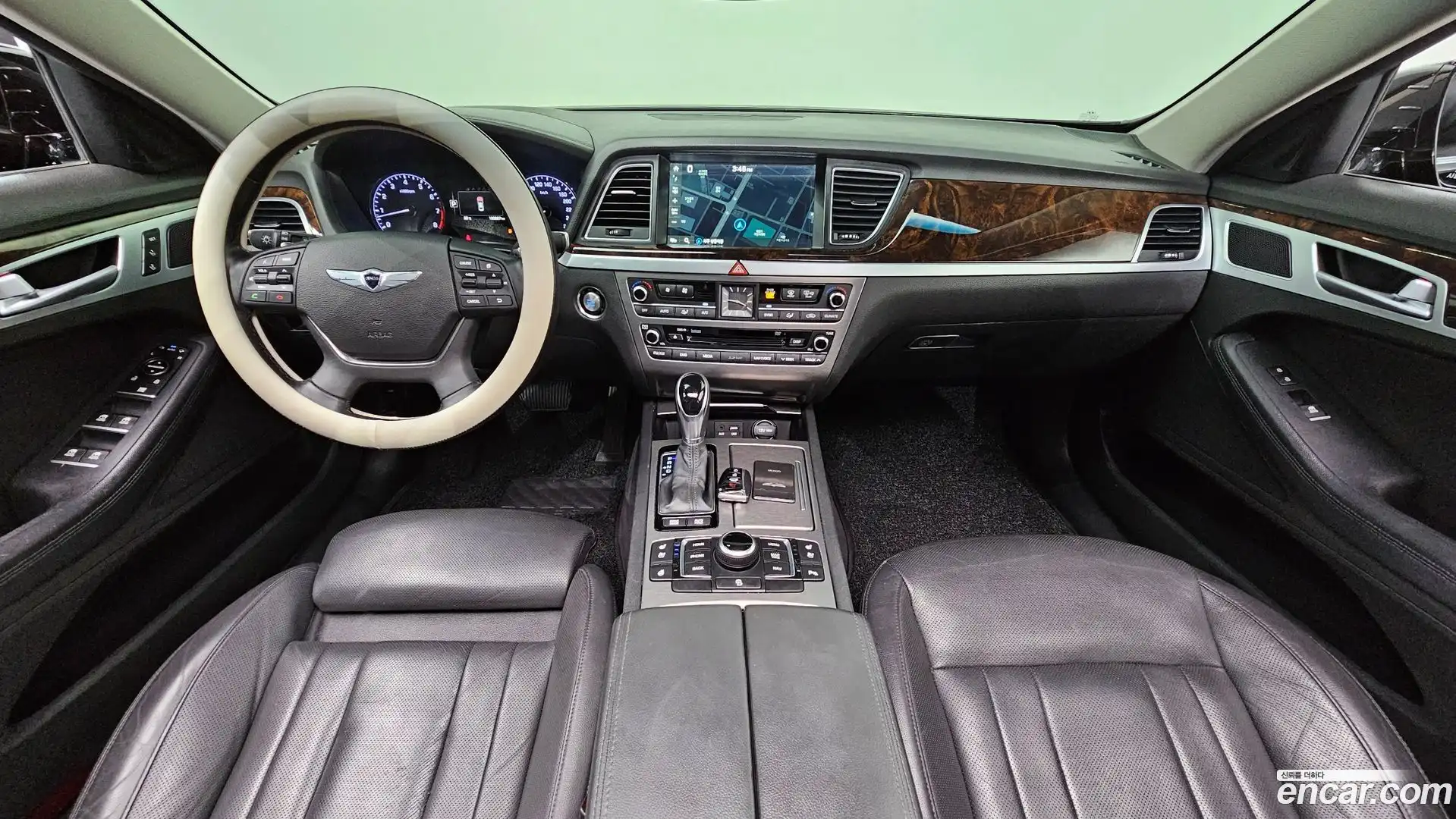 Genesis Hyundai 2016.0-INNER-007